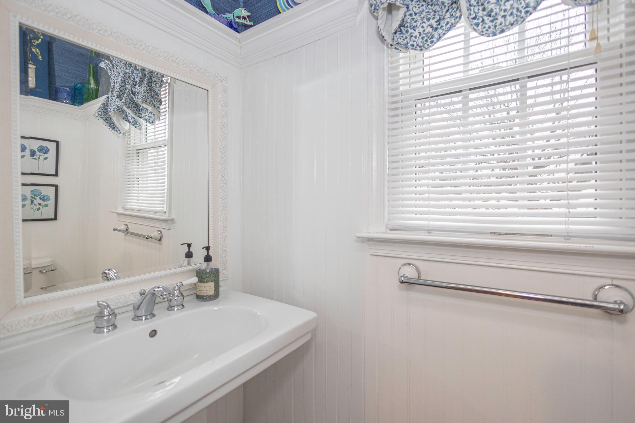 MAPLE GLEN HOLLOW - Residential