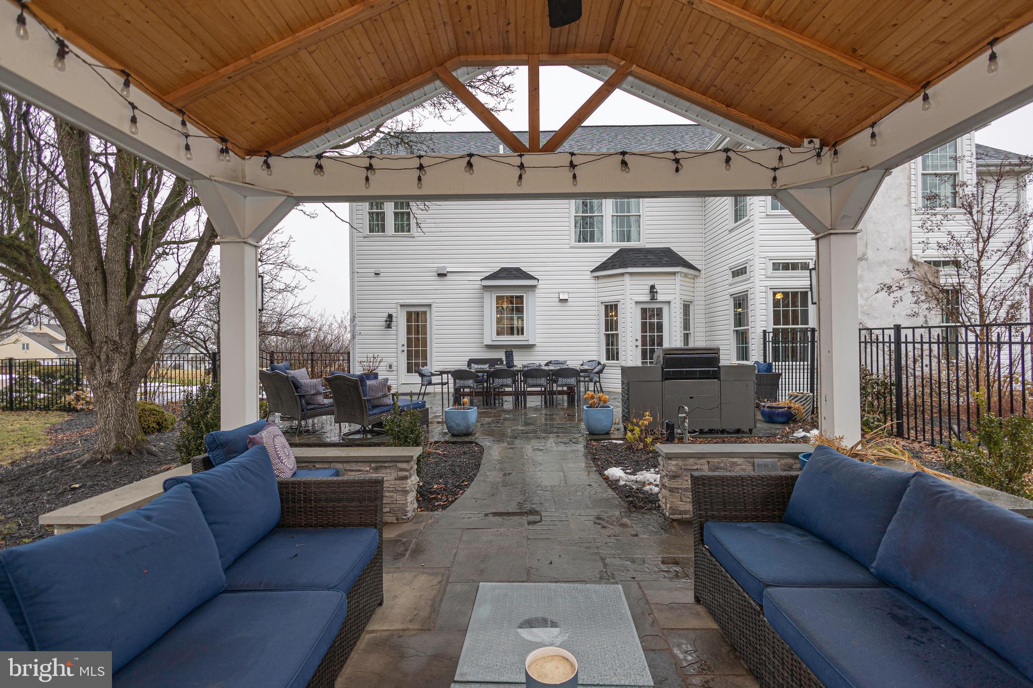 MAPLE GLEN HOLLOW - Residential