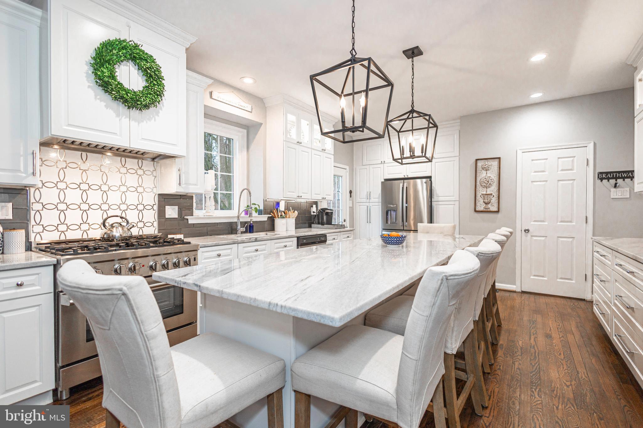 MAPLE GLEN HOLLOW - Residential