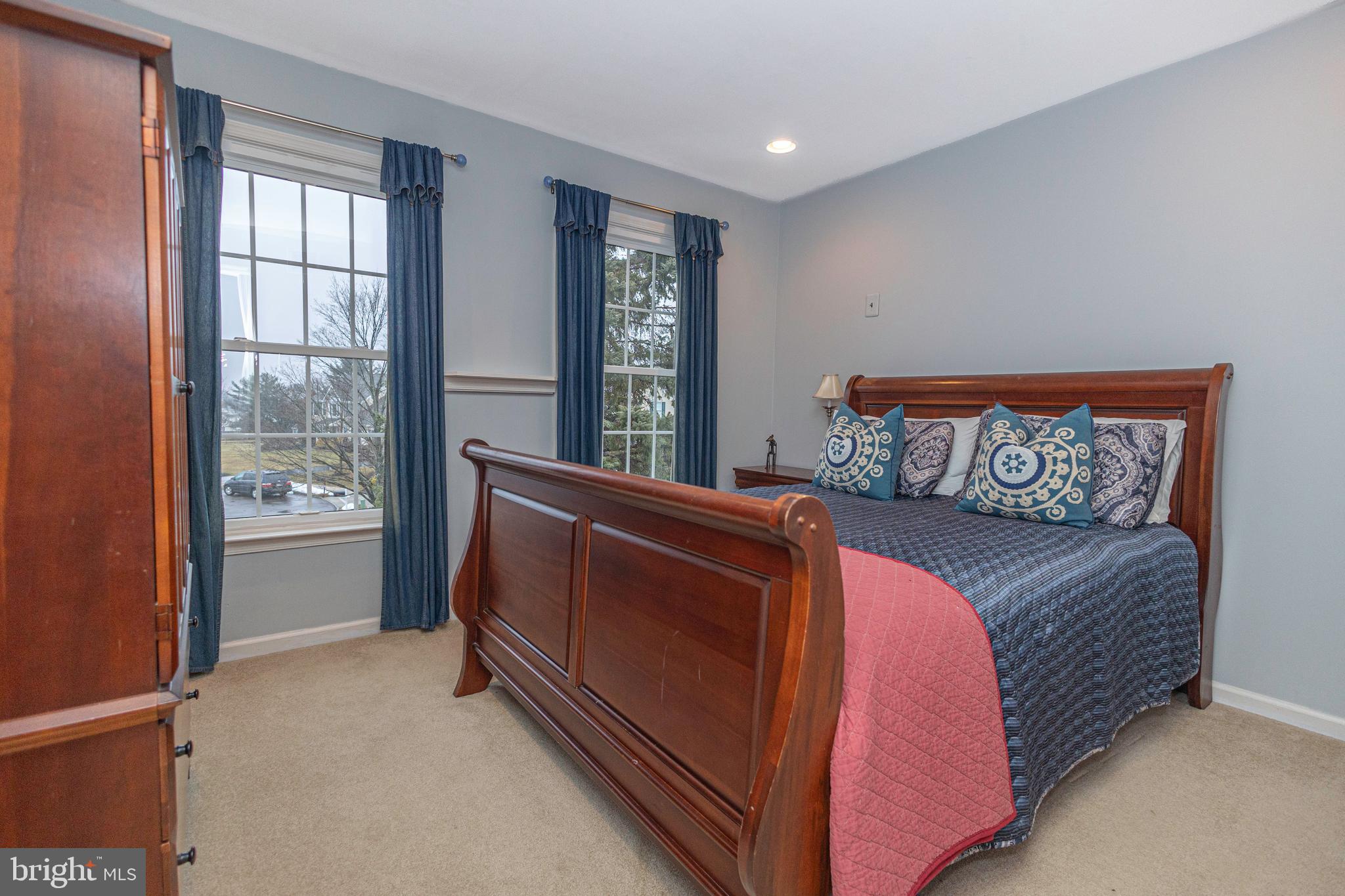 MAPLE GLEN HOLLOW - Residential