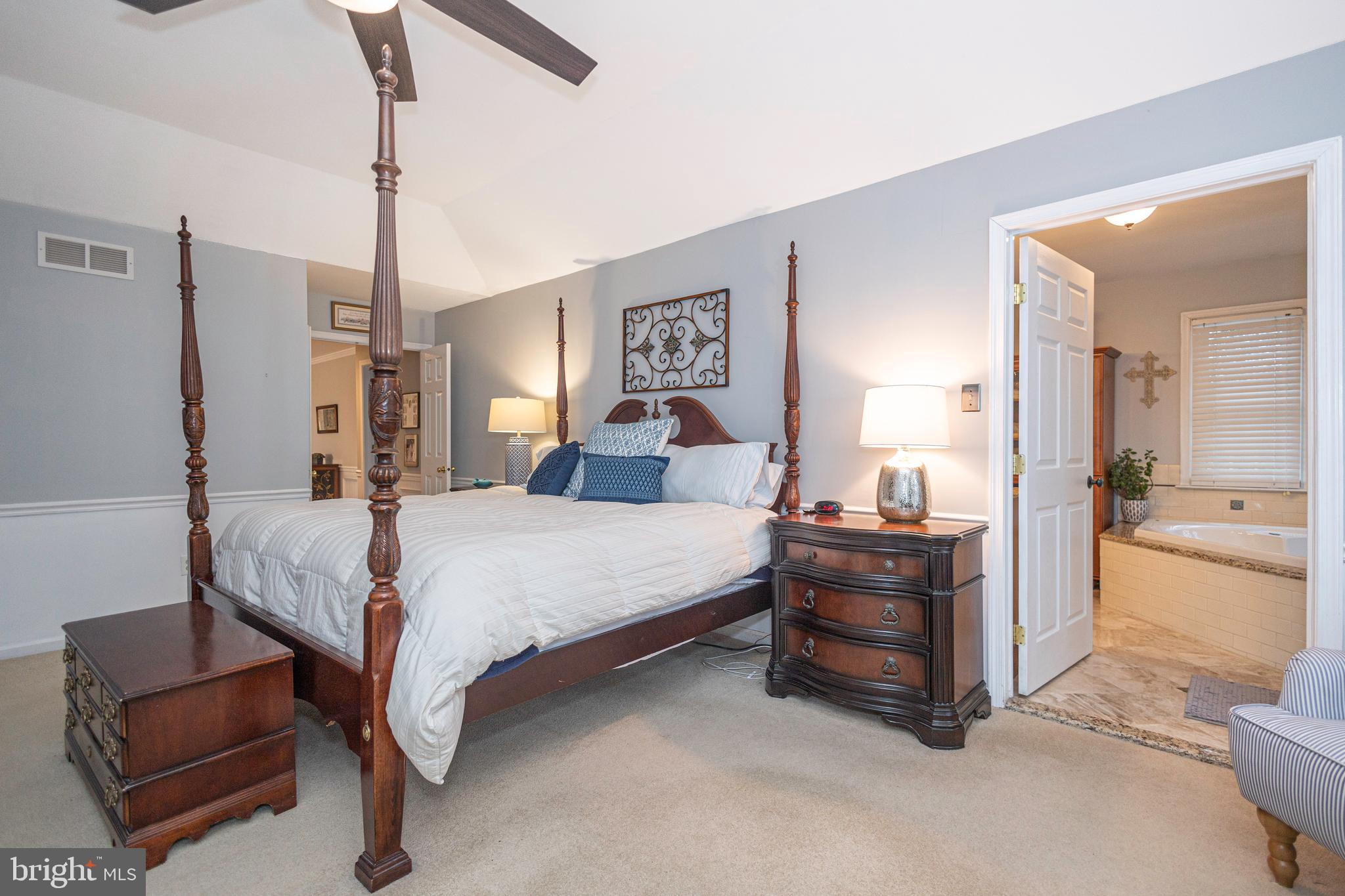 MAPLE GLEN HOLLOW - Residential