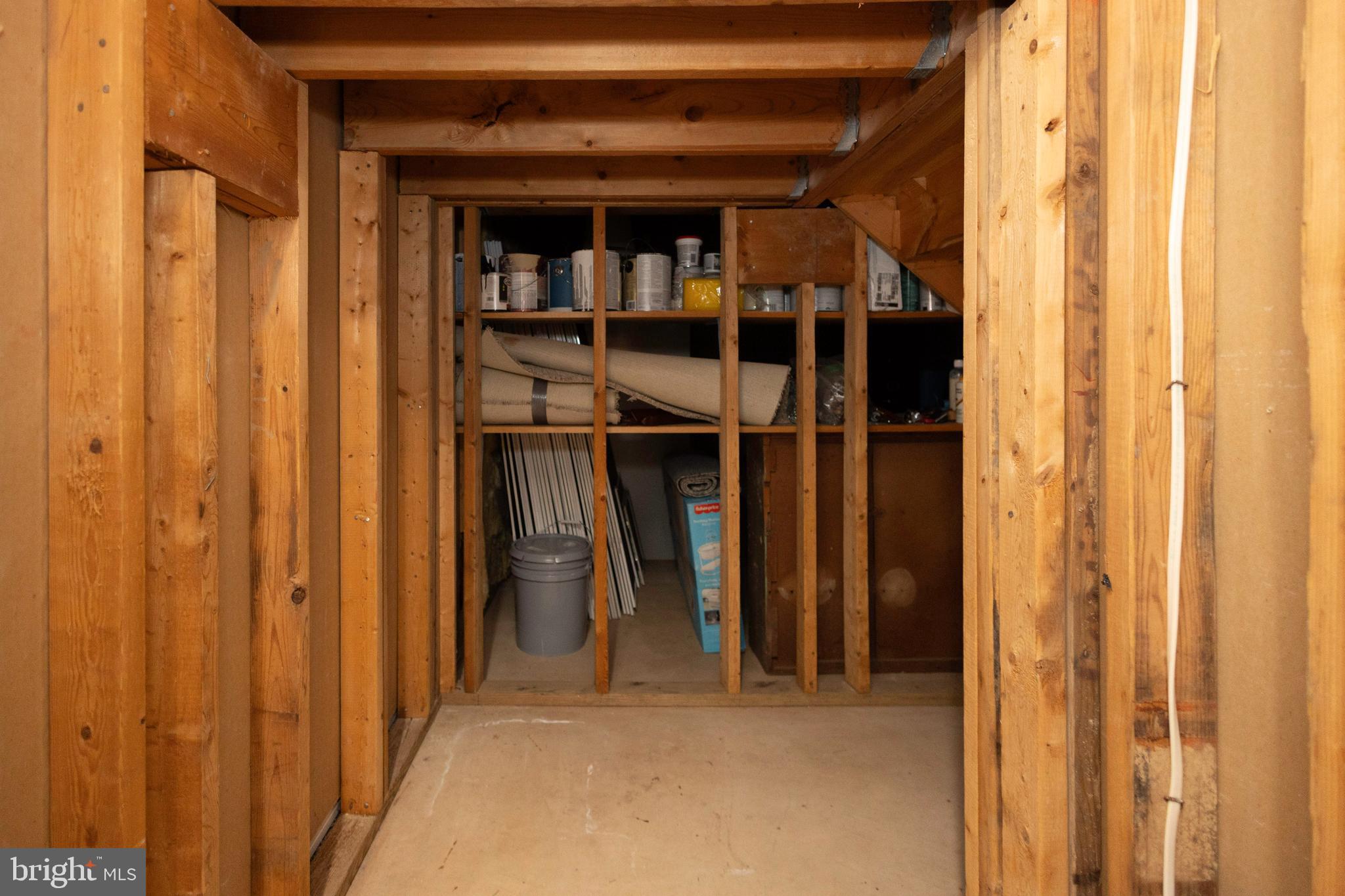 MAPLE GLEN HOLLOW - Residential