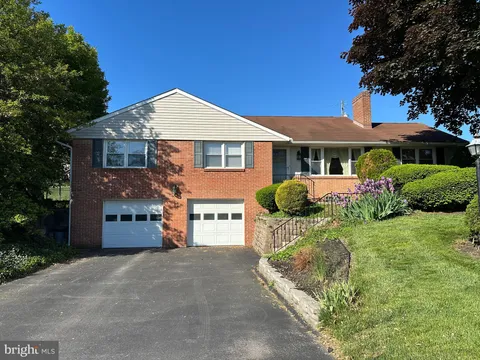1748 Crescent Road, York, PA 17403 - #: PAYK2103180