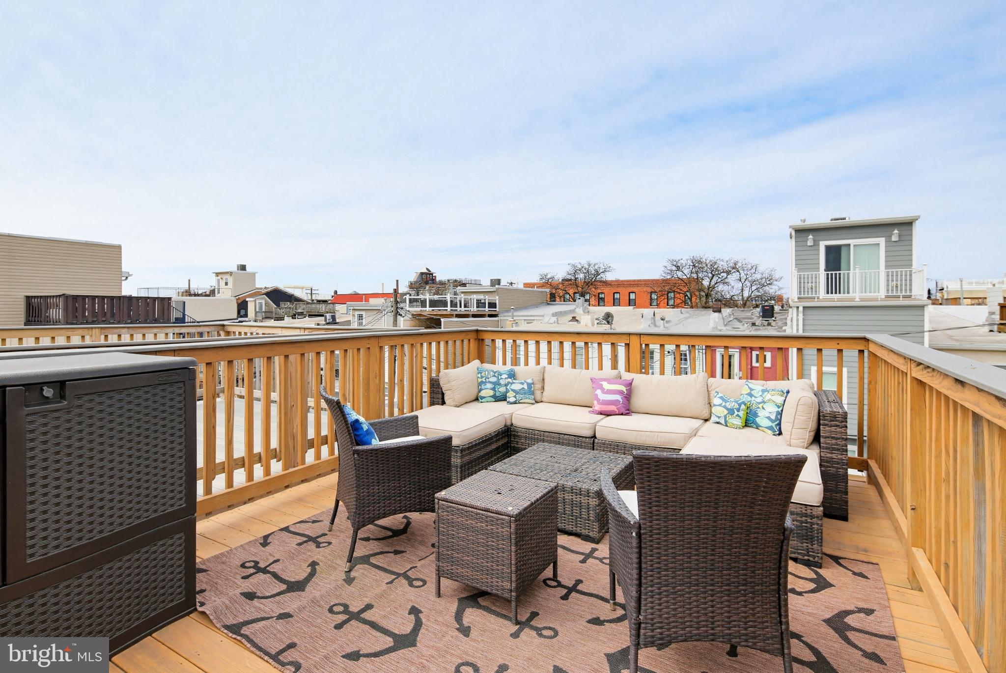 LOCUST POINT - Residential