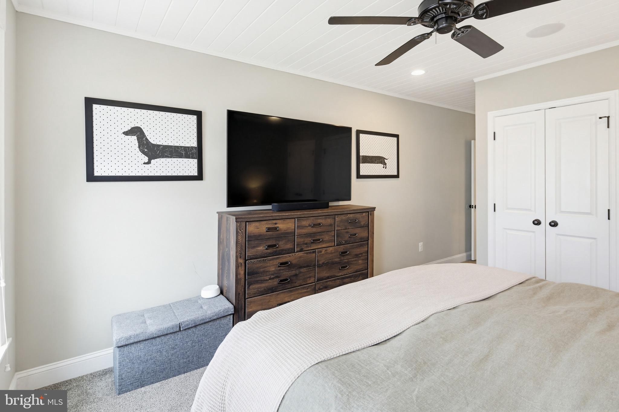 LOCUST POINT - Residential