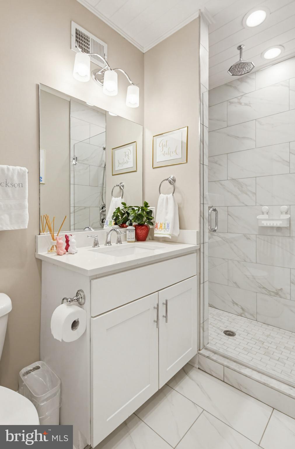 LOCUST POINT - Residential