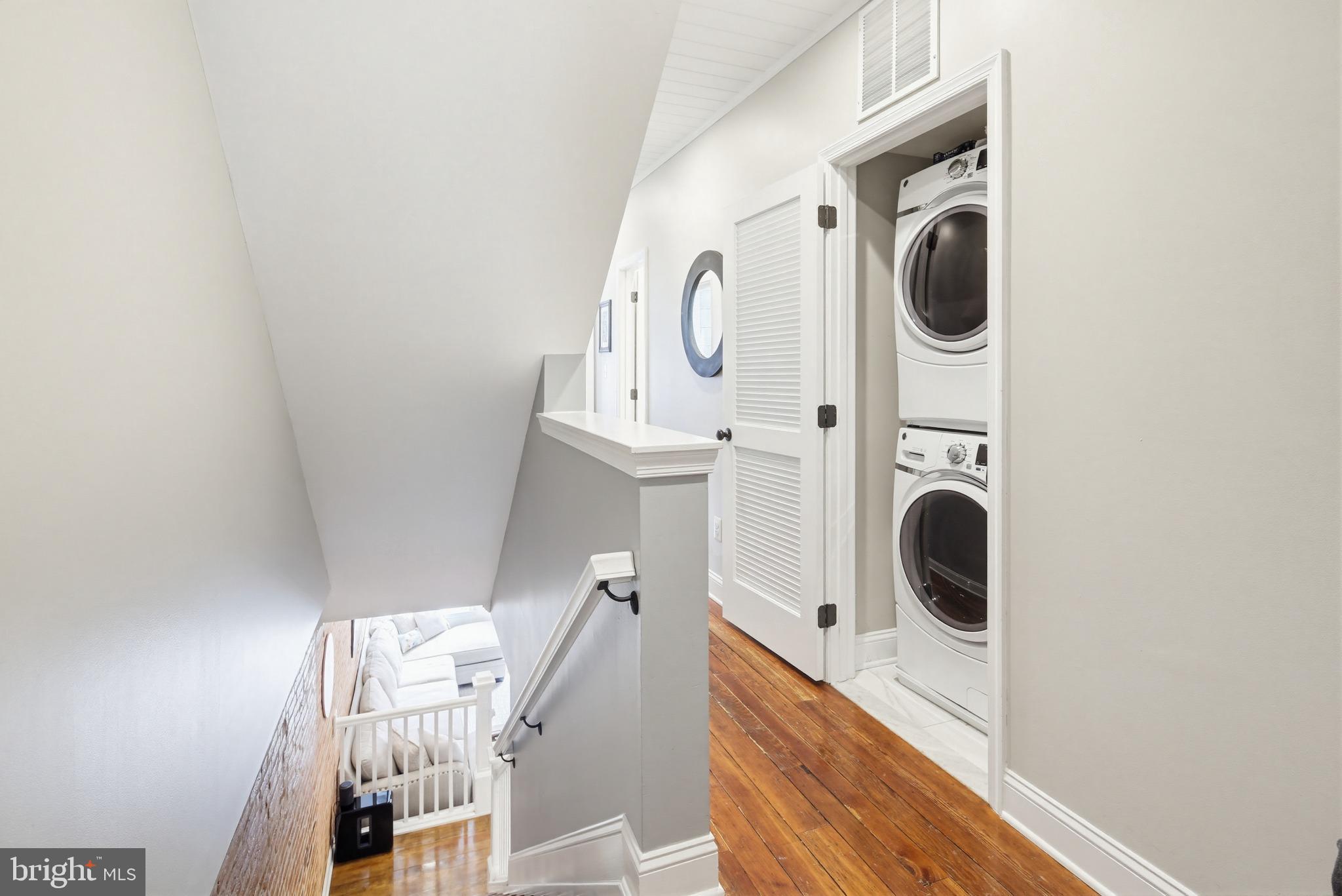 LOCUST POINT - Residential