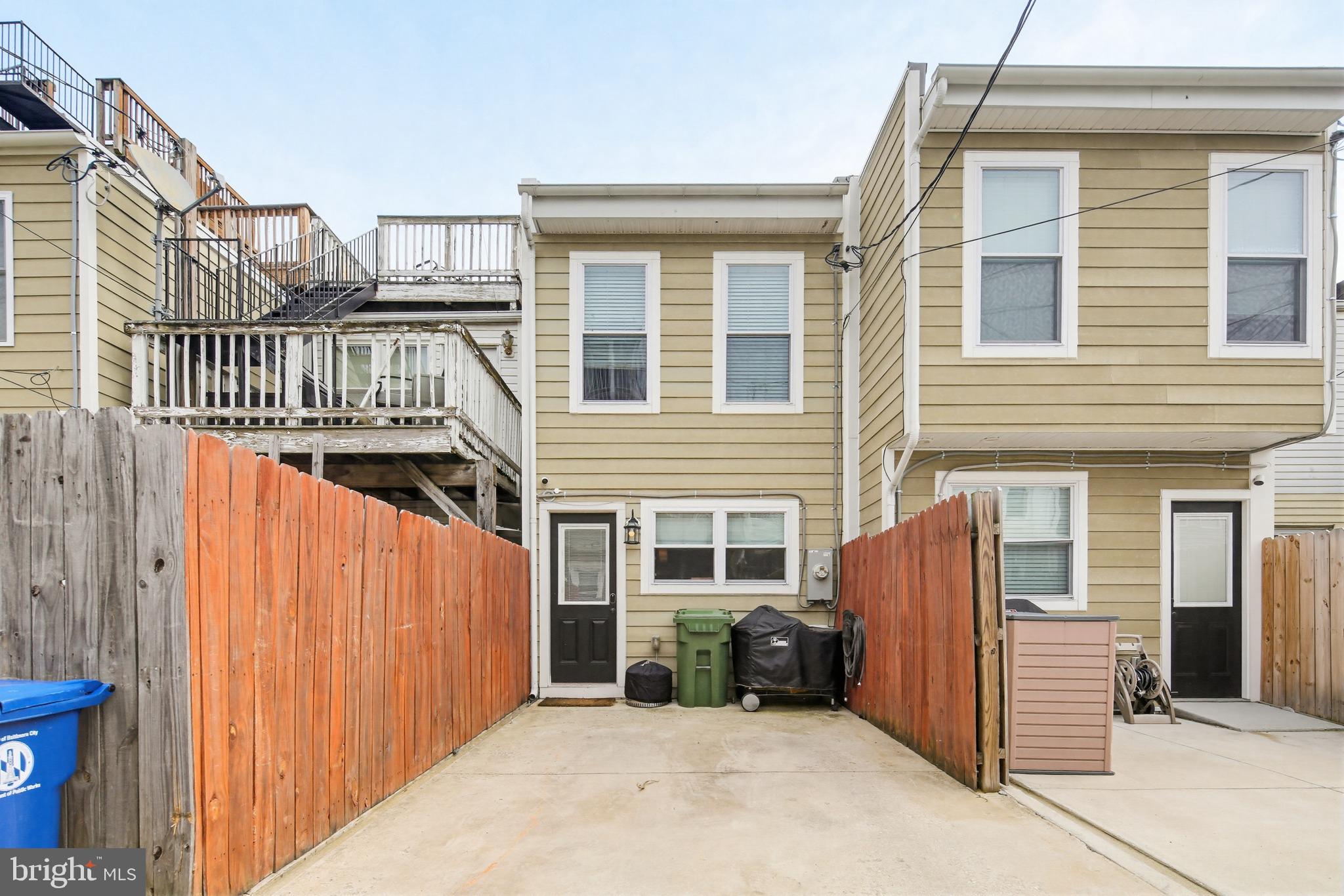 LOCUST POINT - Residential