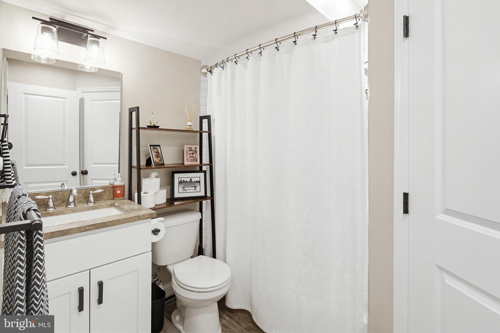 LOCUST POINT - Residential