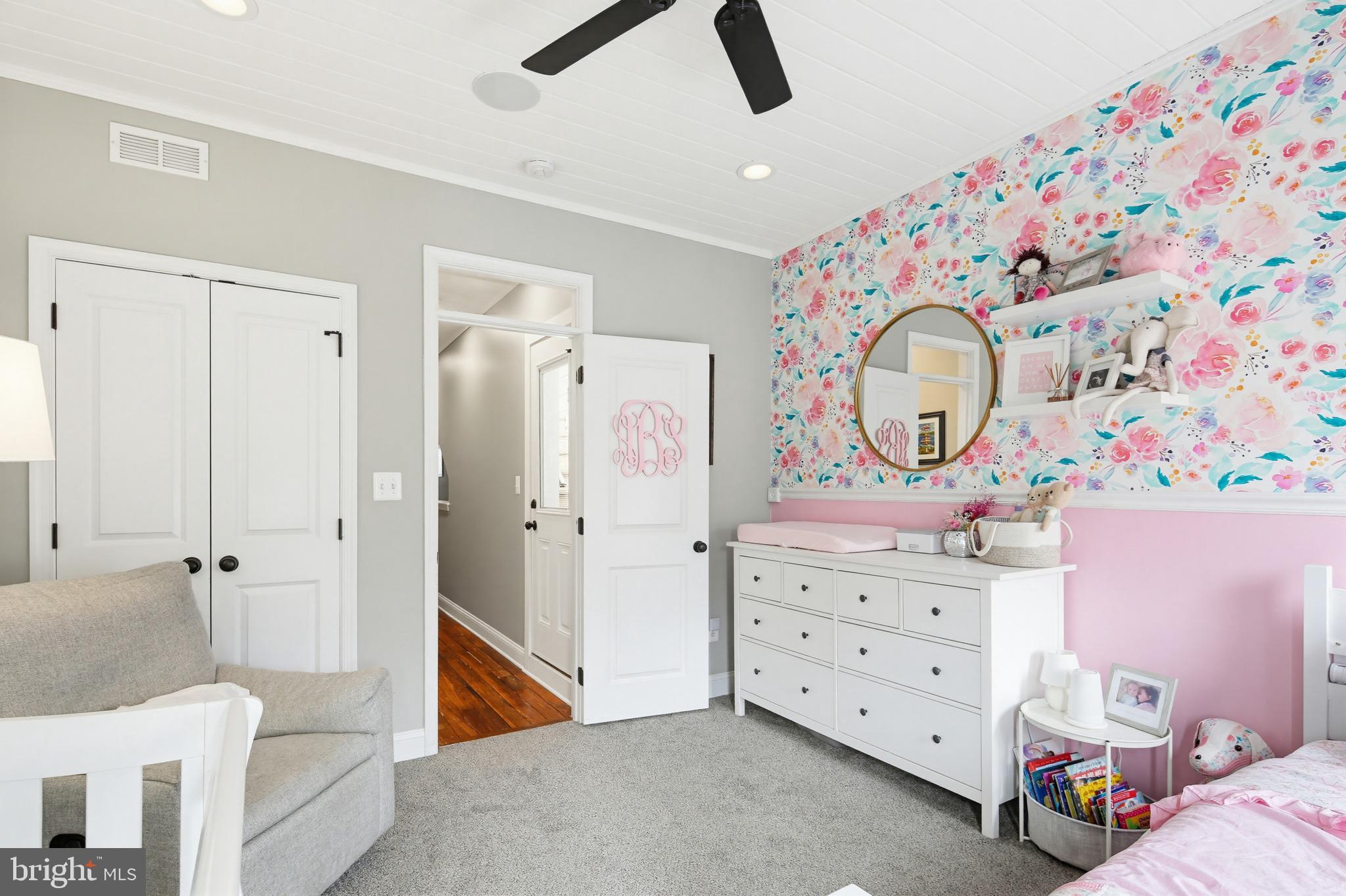 LOCUST POINT - Residential