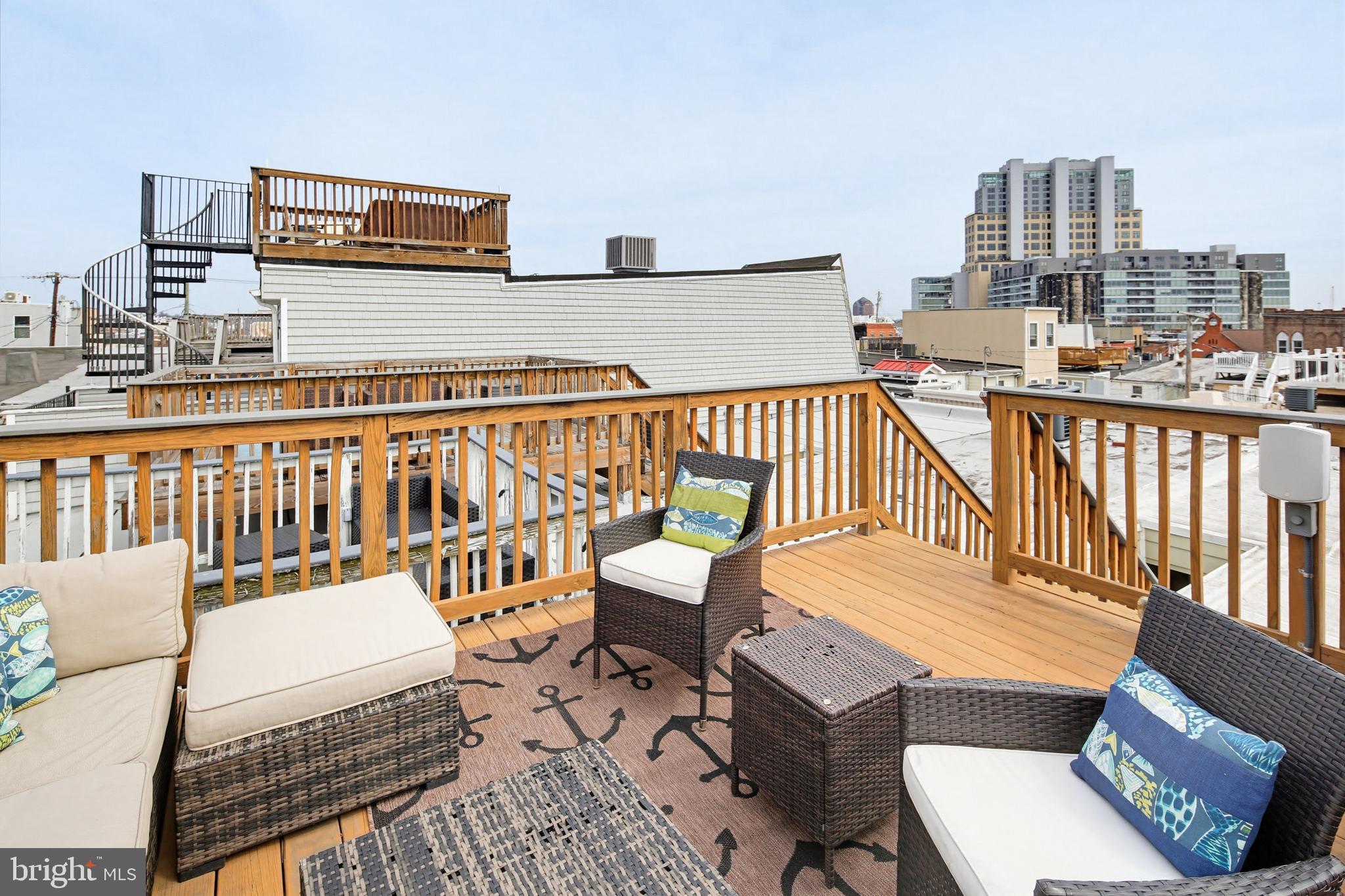 LOCUST POINT - Residential