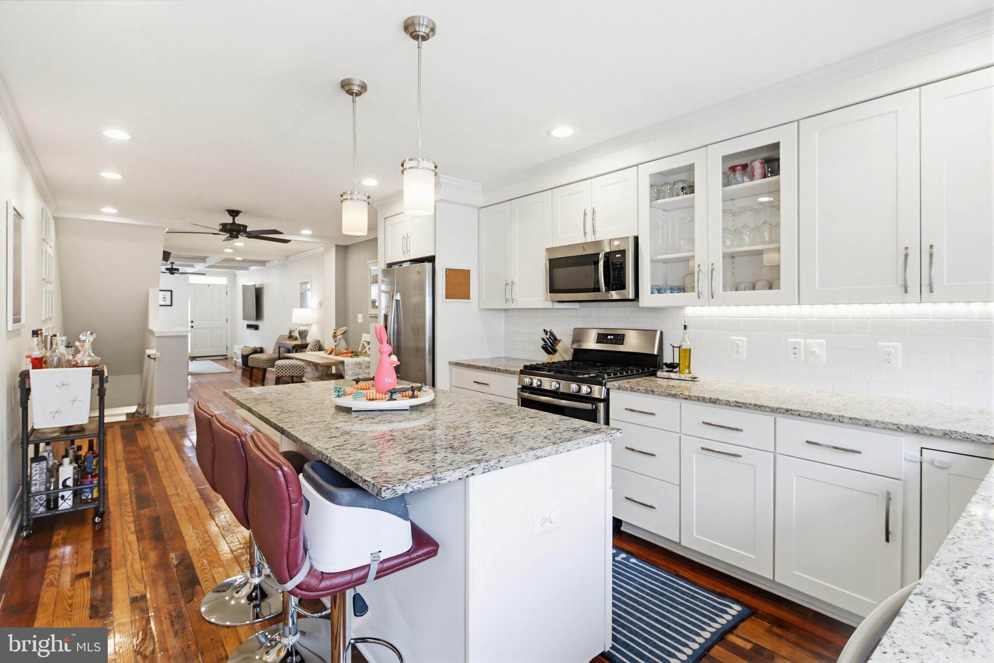 LOCUST POINT - Residential