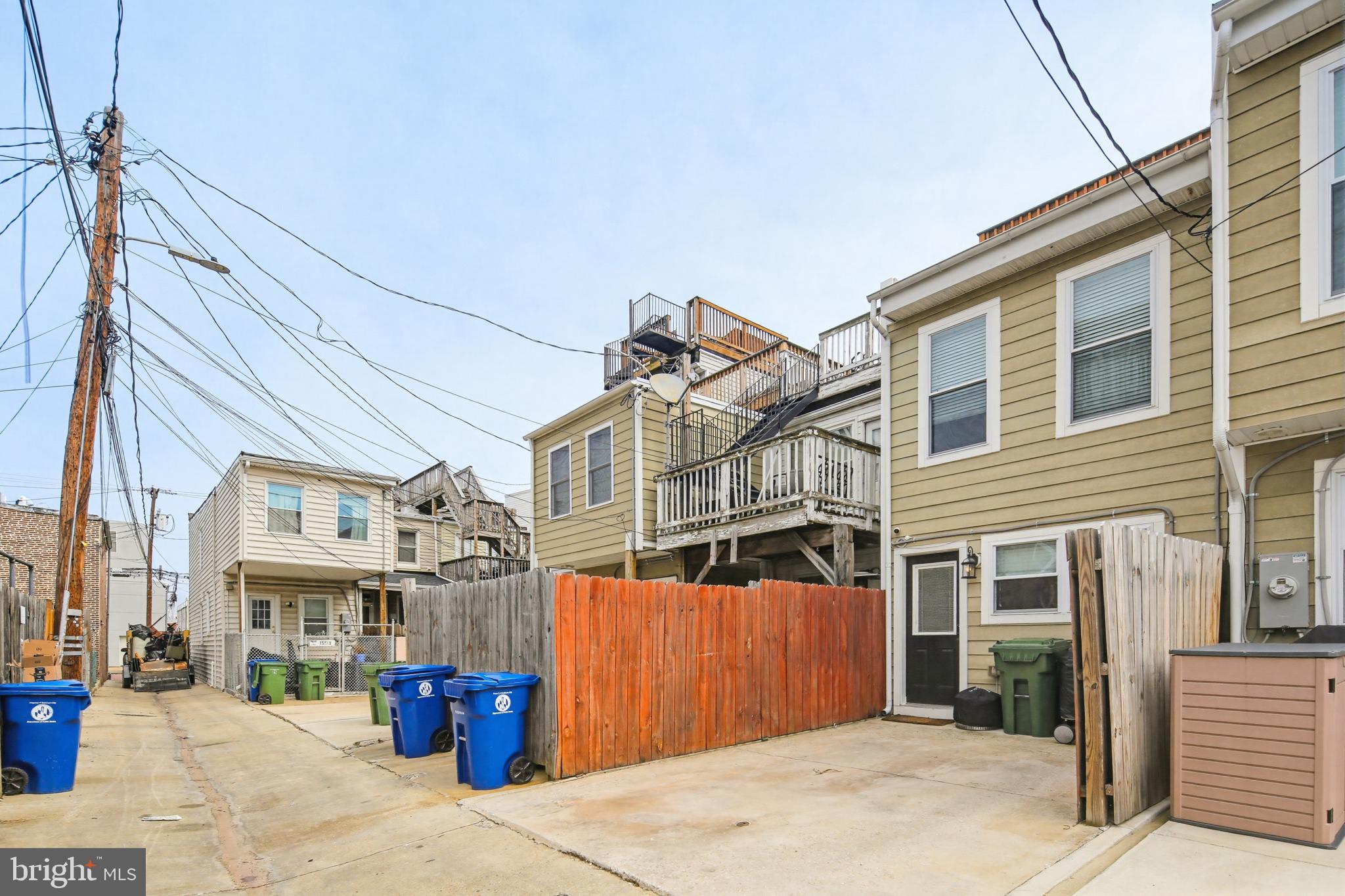 LOCUST POINT - Residential