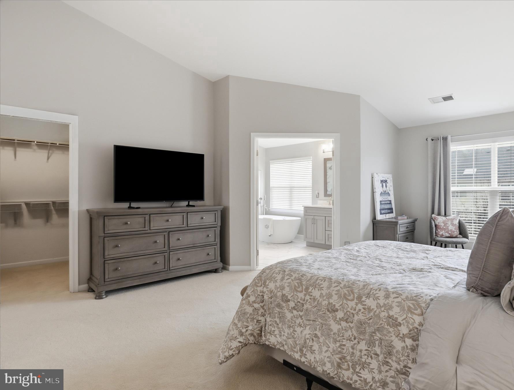 SOUTH RIDING - Residential