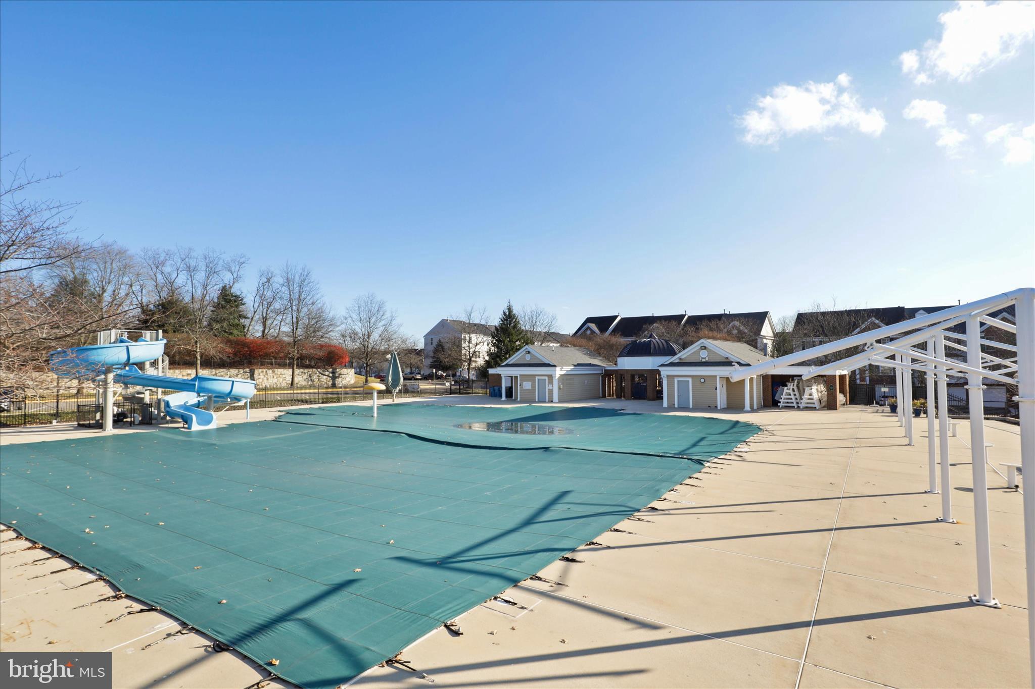 SOUTH RIDING - Residential