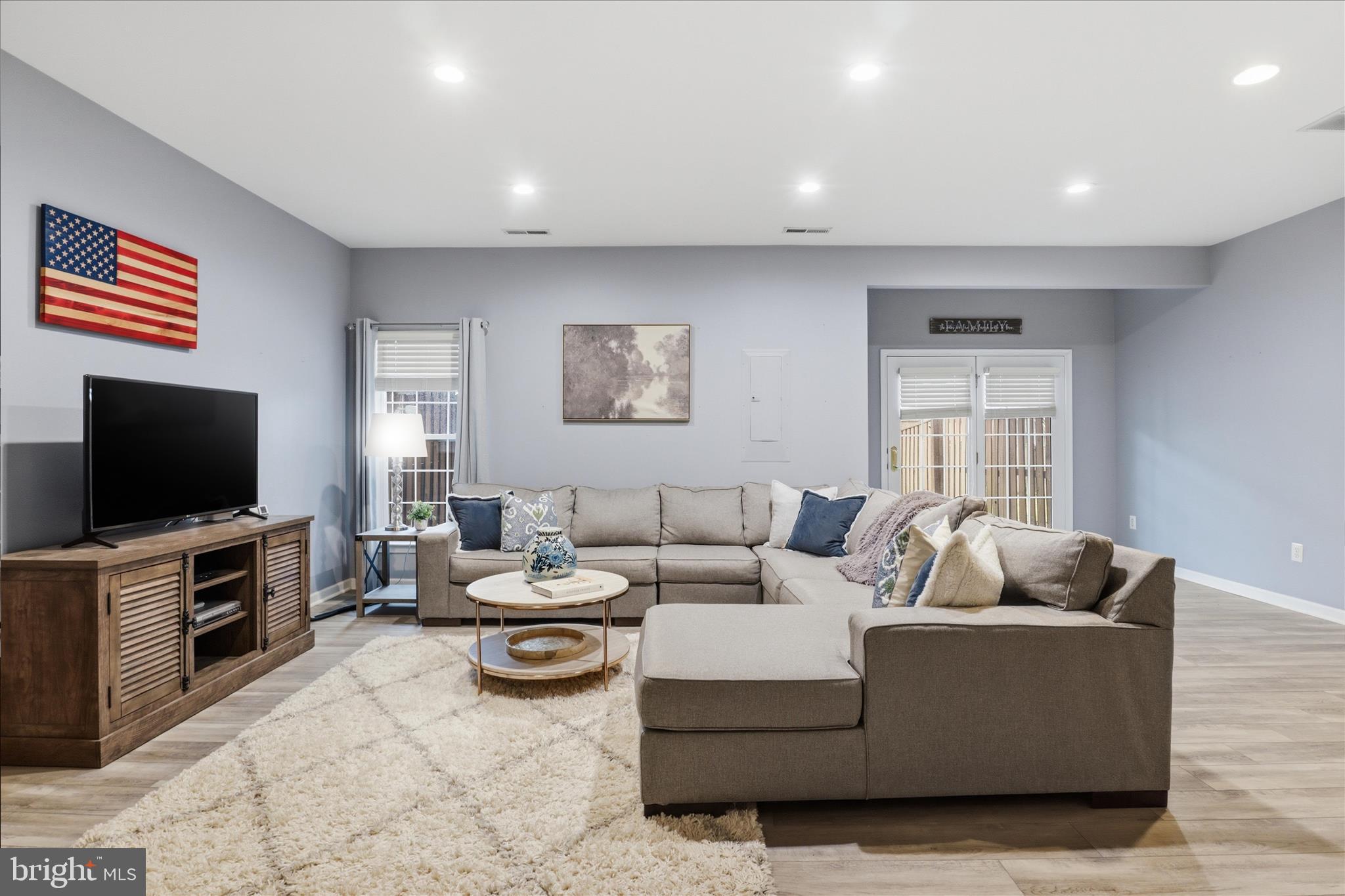 SOUTH RIDING - Residential