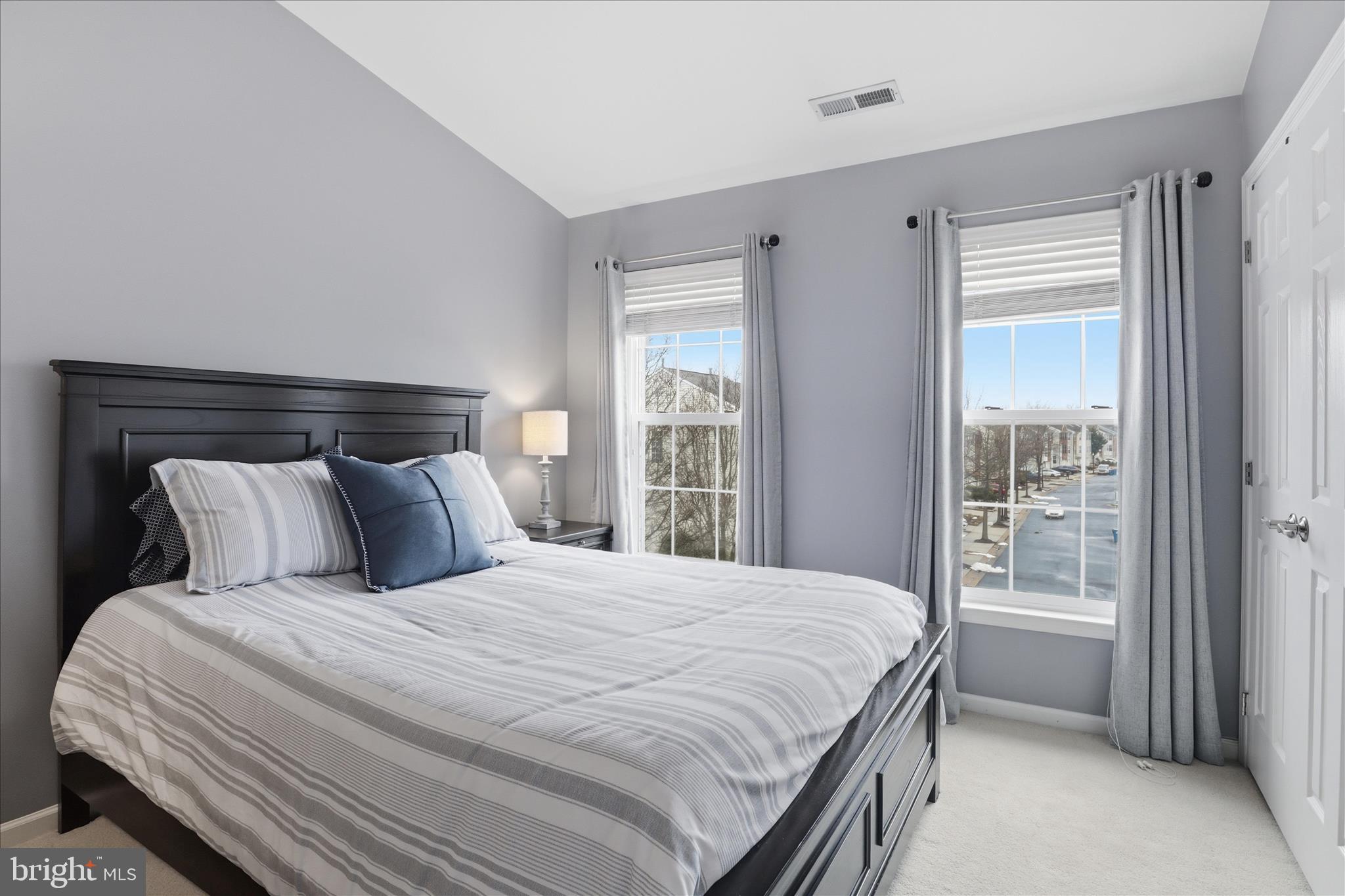 SOUTH RIDING - Residential