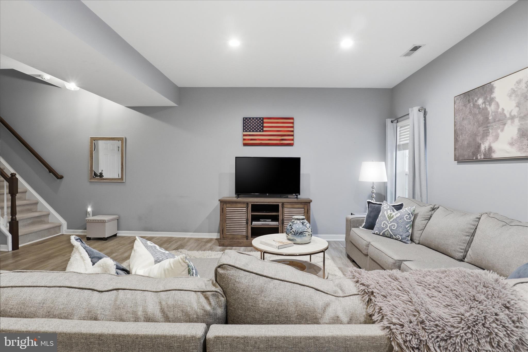 SOUTH RIDING - Residential