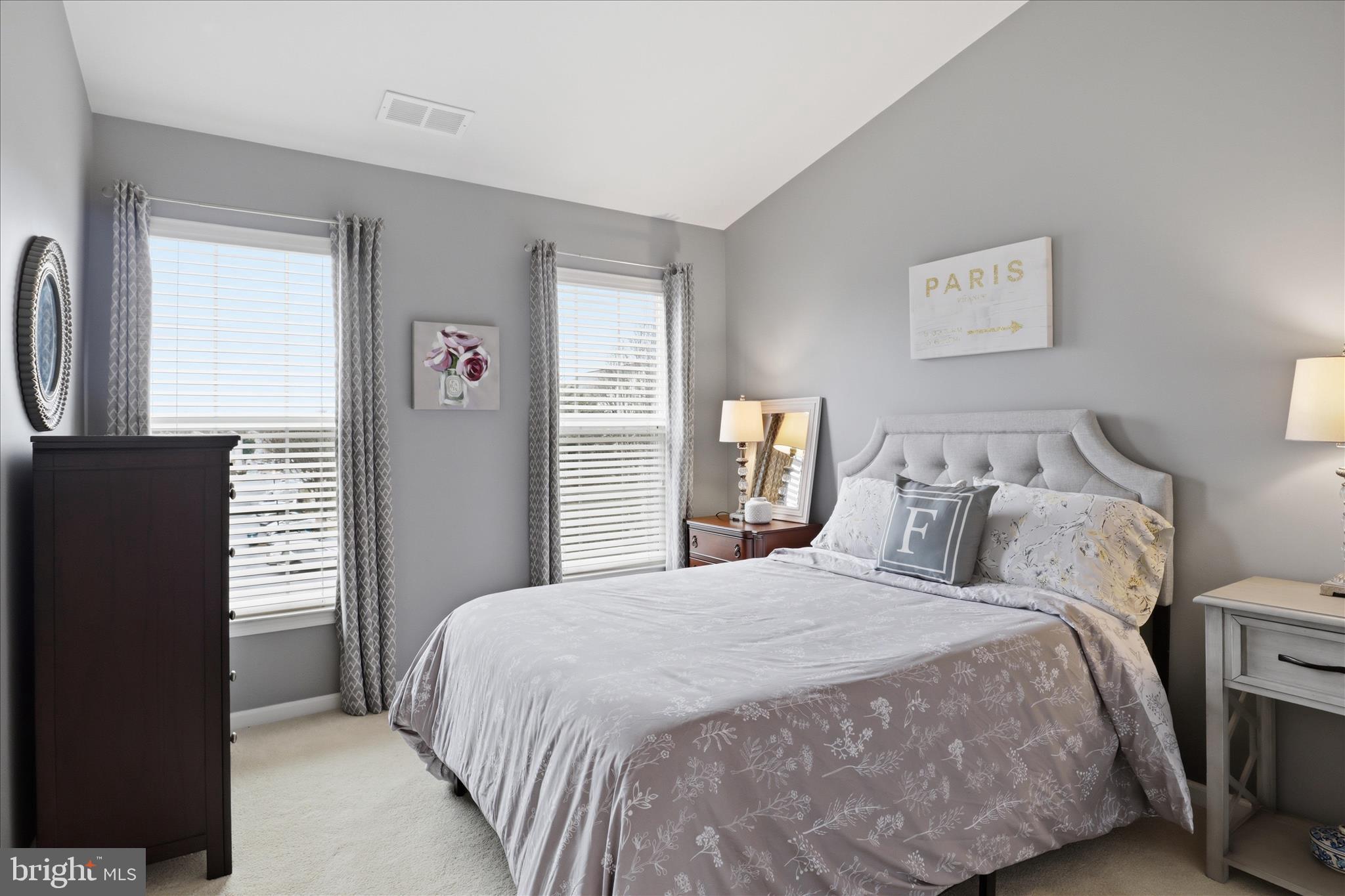 SOUTH RIDING - Residential