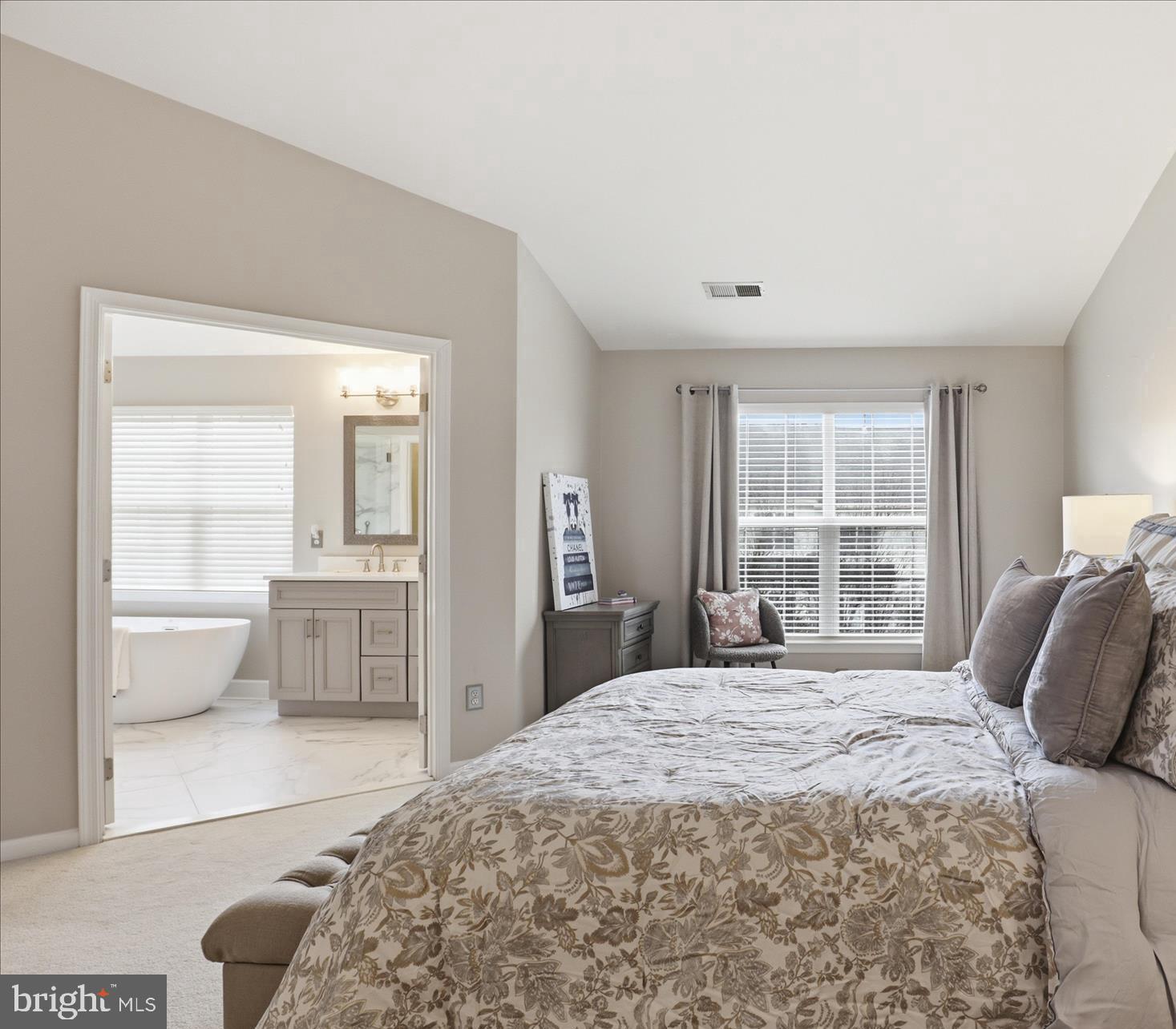 SOUTH RIDING - Residential