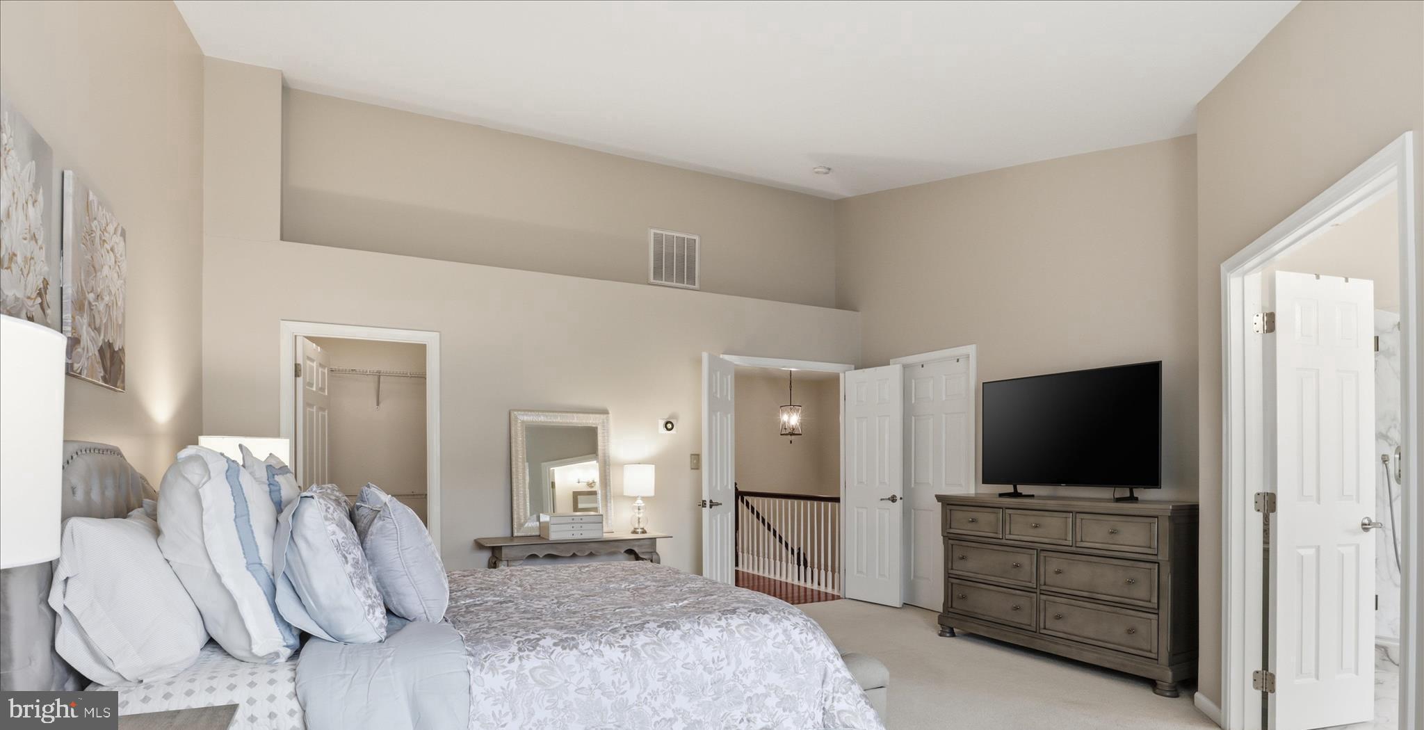 SOUTH RIDING - Residential