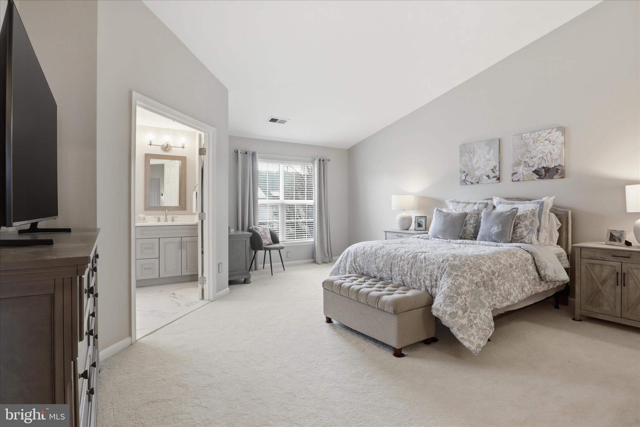 SOUTH RIDING - Residential