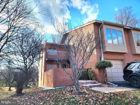 Photo of 7824 Whiterim Terrace, POTOMAC, MD 20854 (MLS # MDMC2215054)