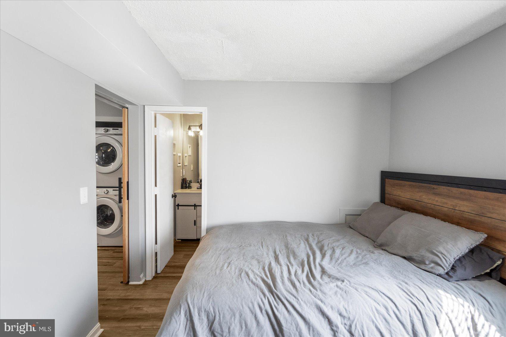 THE TIERS OF LAUREL LAKE - Residential