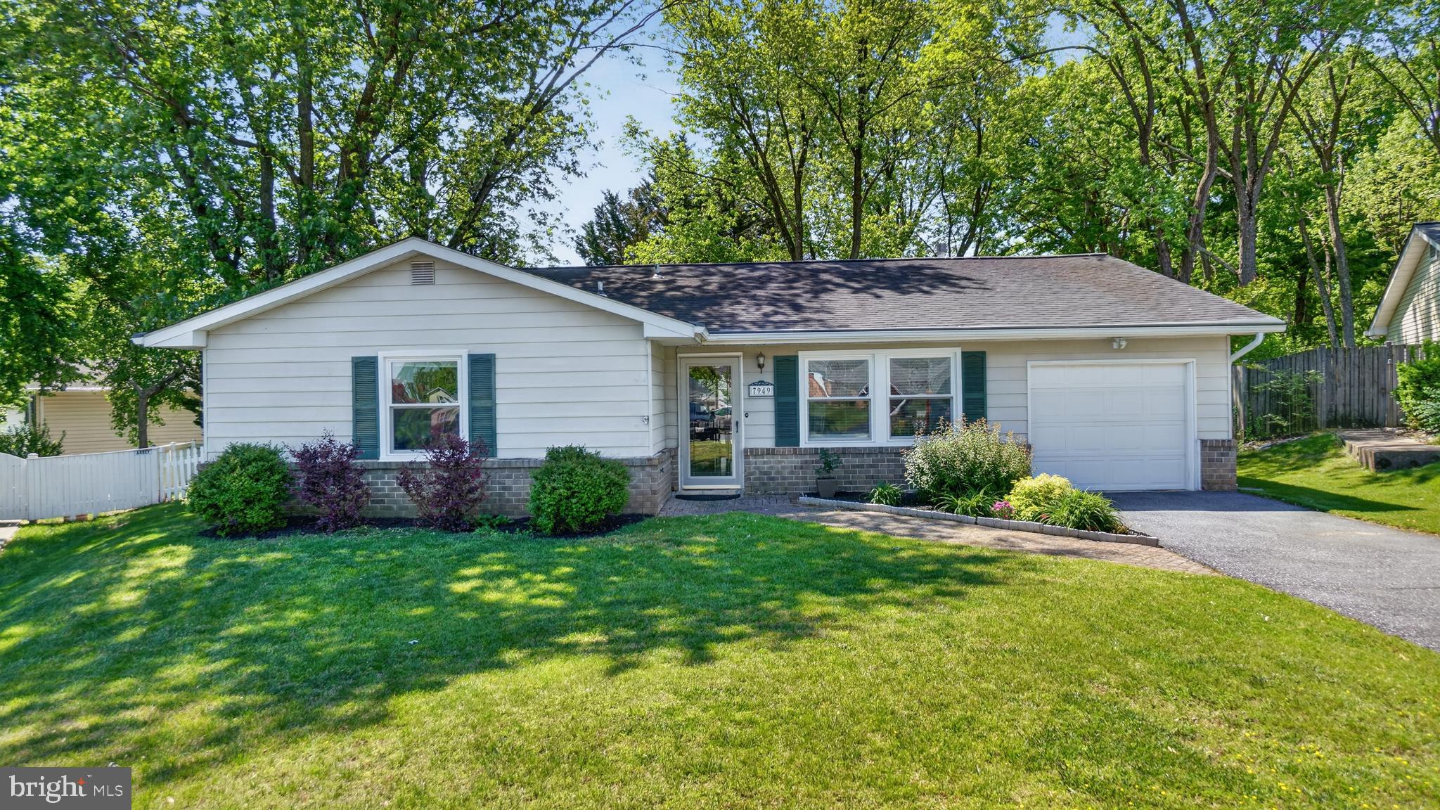 7949 TRAFALGAR COURT