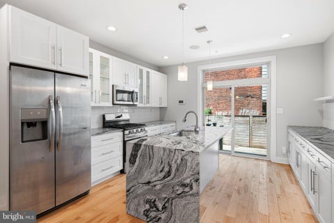 Townhouse For Sale - 2057 Tasker Street<br/> Philadelphia County, PHILADELPHIA, PA 19145
