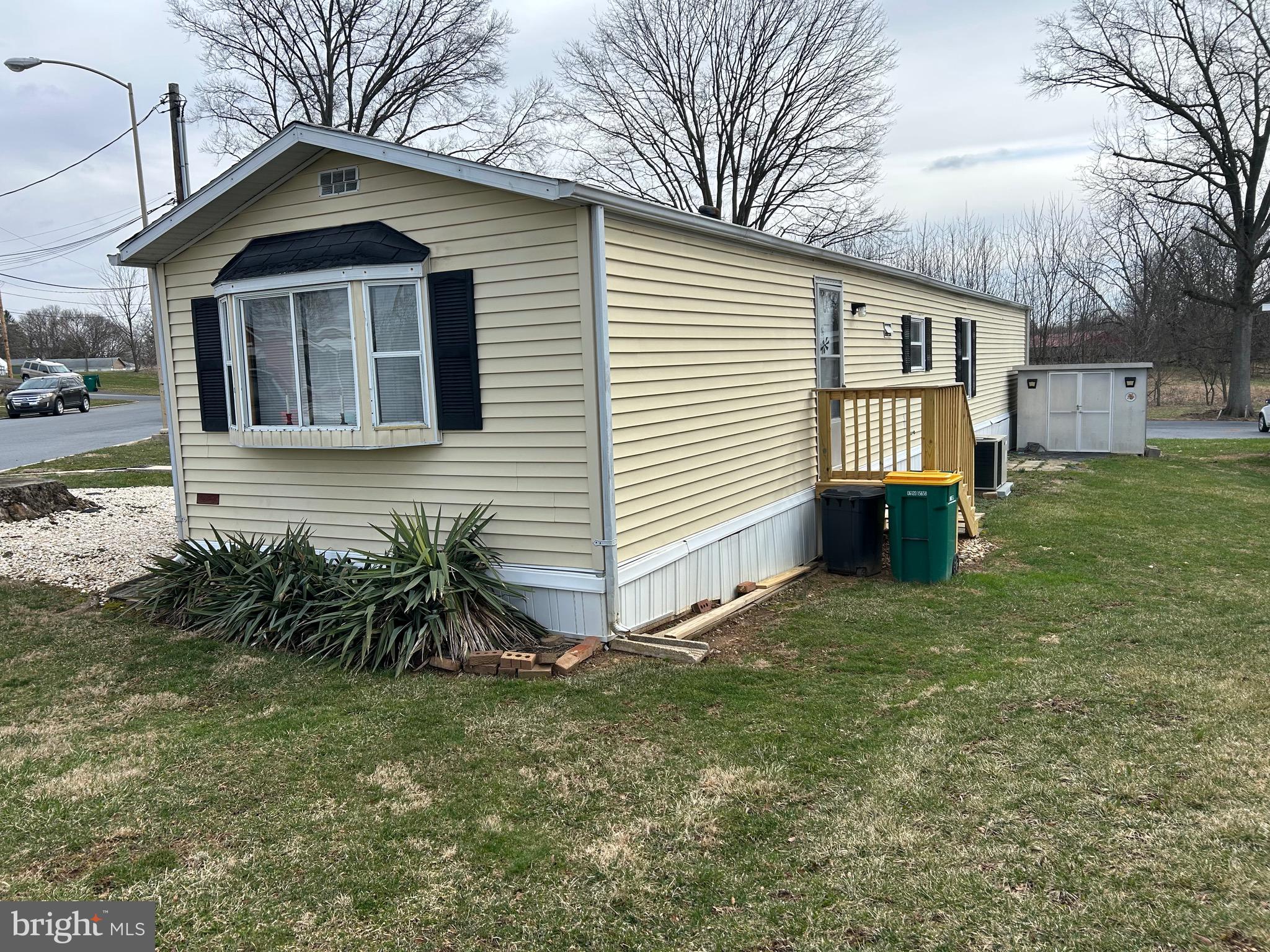 PALMDALE MOBILE HOME PARK - Residential