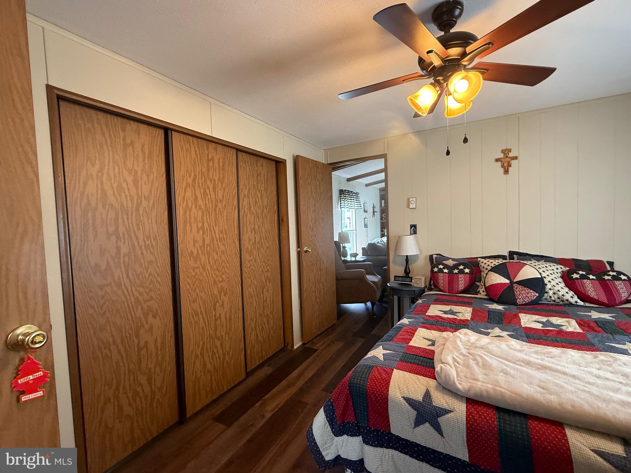 PALMDALE MOBILE HOME PARK - Residential