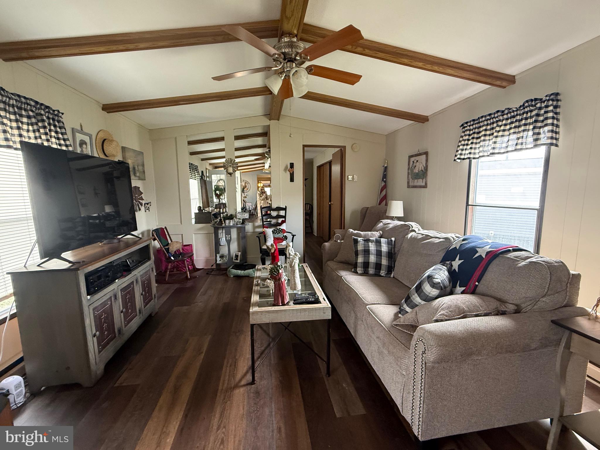 PALMDALE MOBILE HOME PARK - Residential