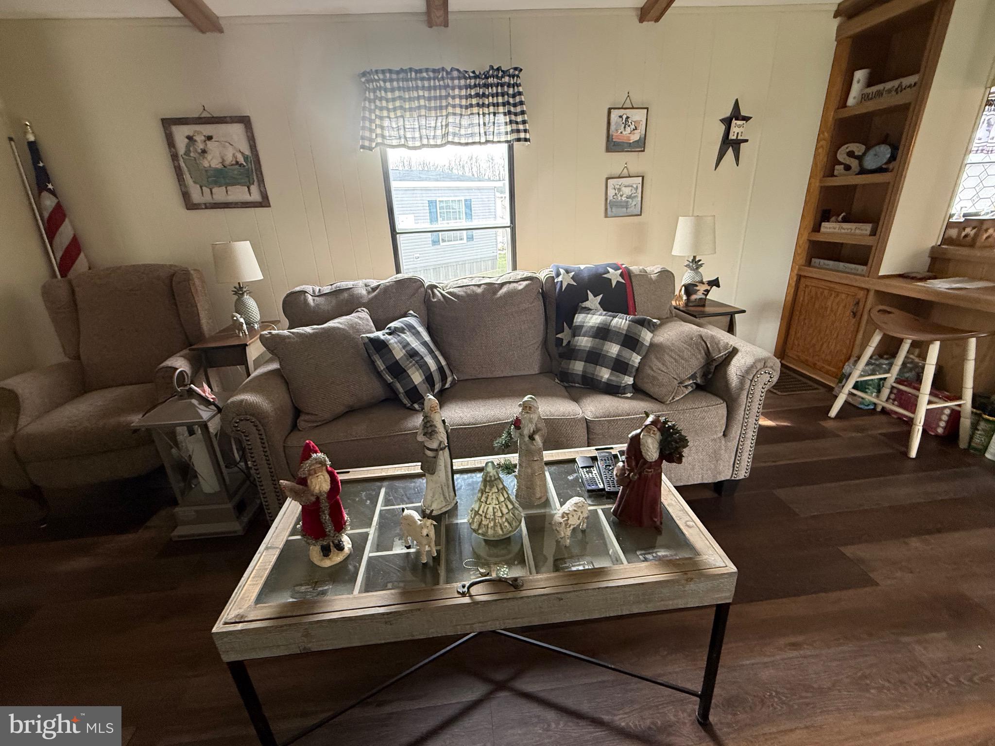 PALMDALE MOBILE HOME PARK - Residential