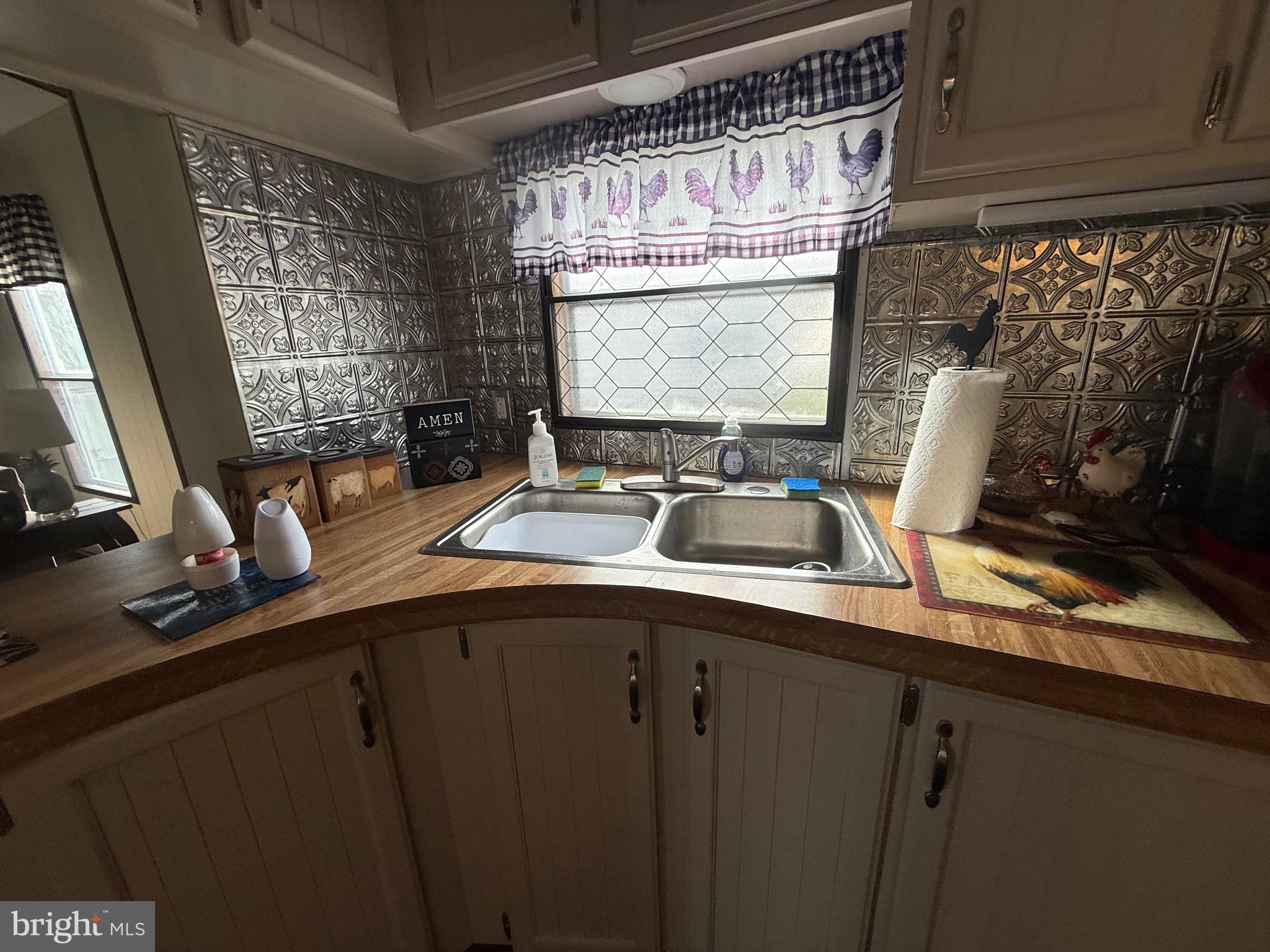 PALMDALE MOBILE HOME PARK - Residential