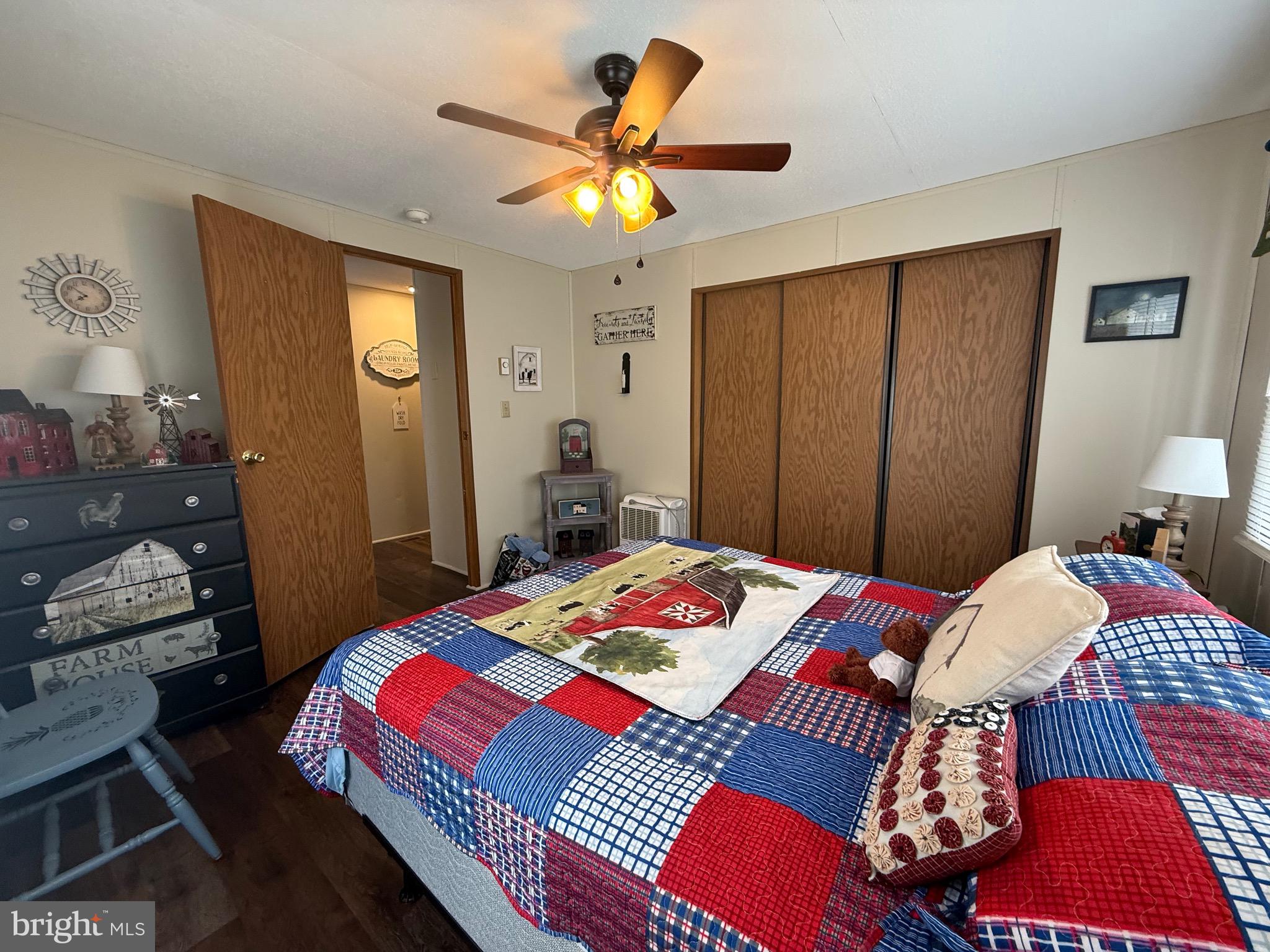 PALMDALE MOBILE HOME PARK - Residential