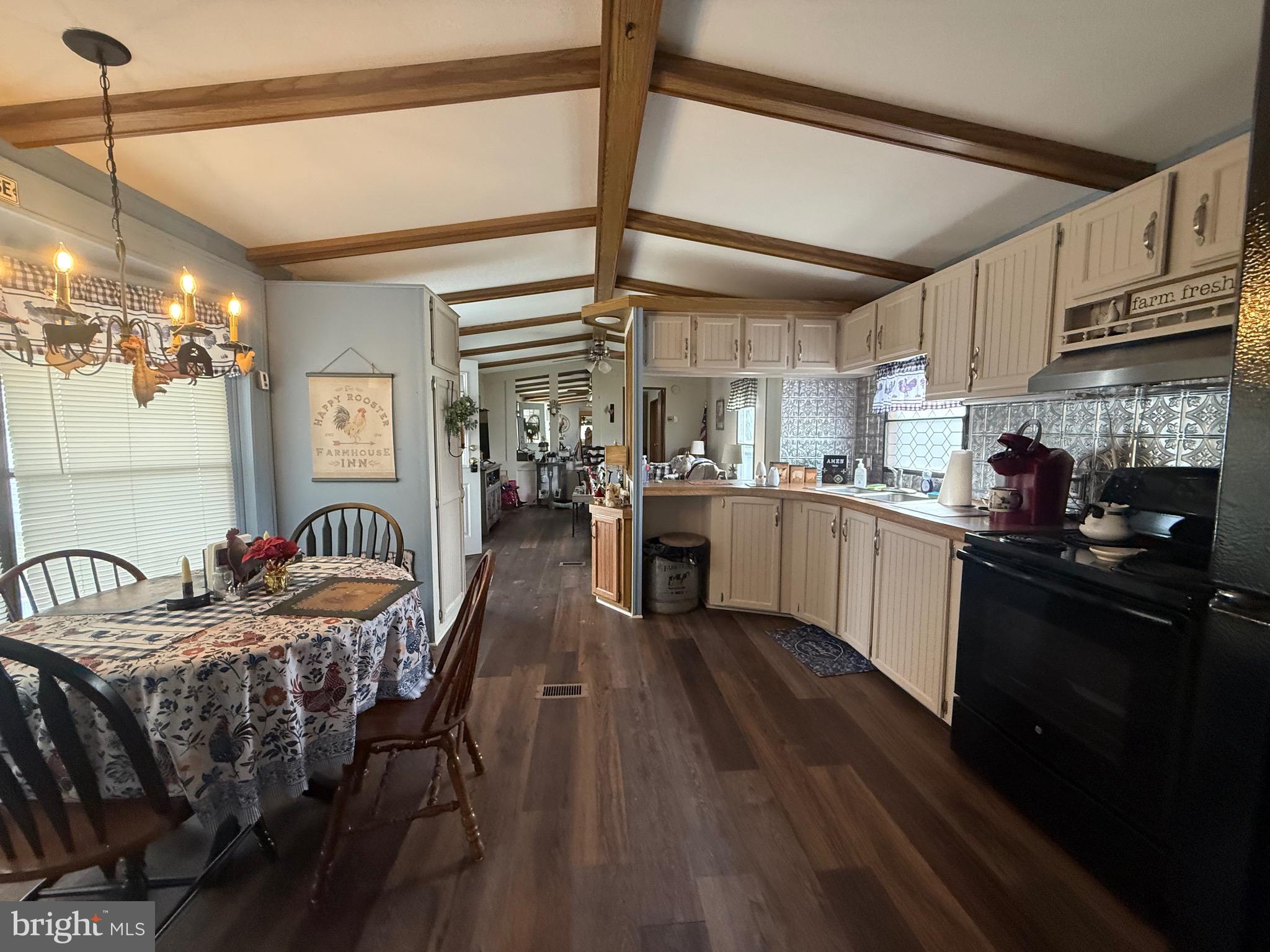 PALMDALE MOBILE HOME PARK - Residential