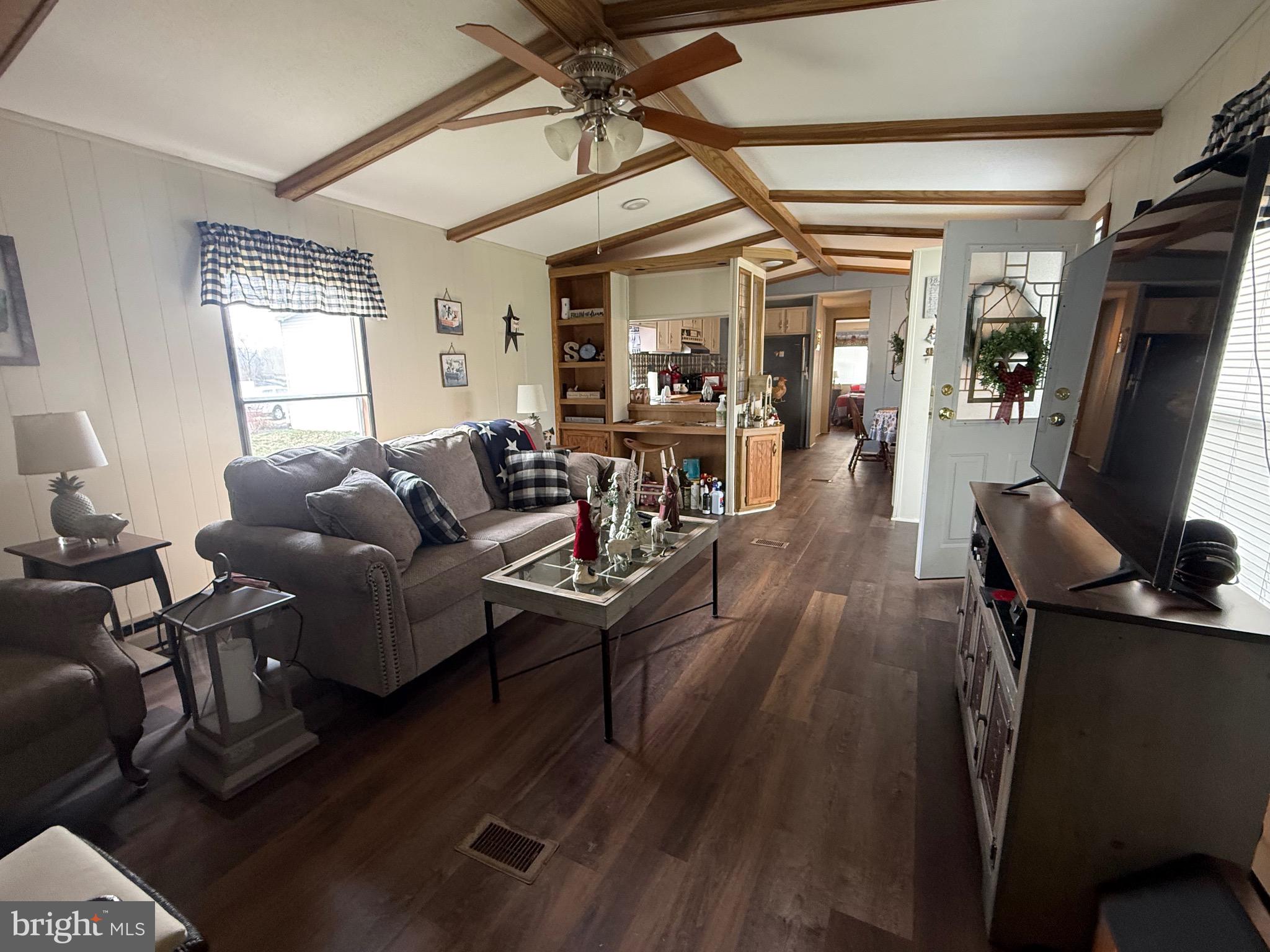 PALMDALE MOBILE HOME PARK - Residential