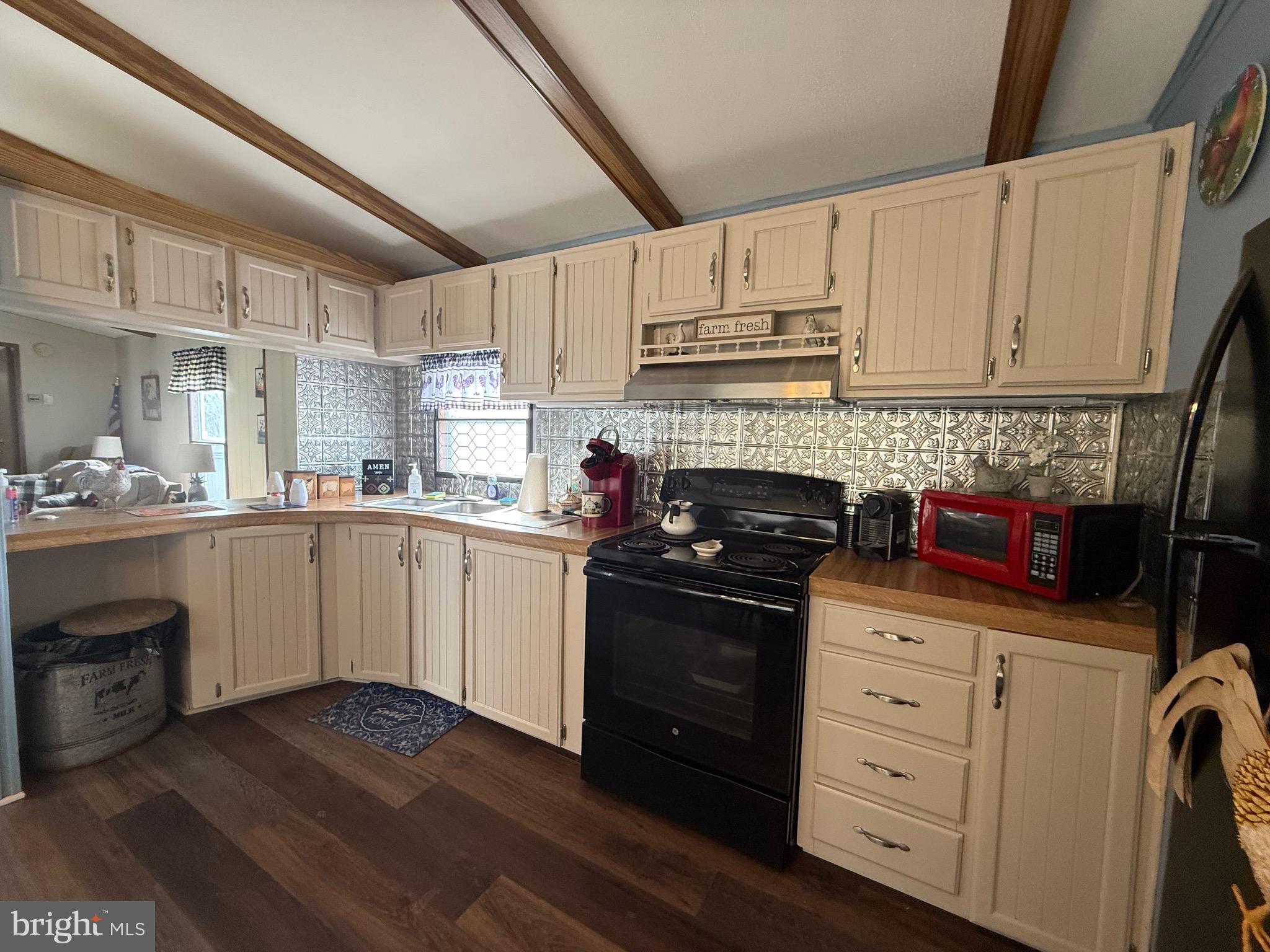 PALMDALE MOBILE HOME PARK - Residential