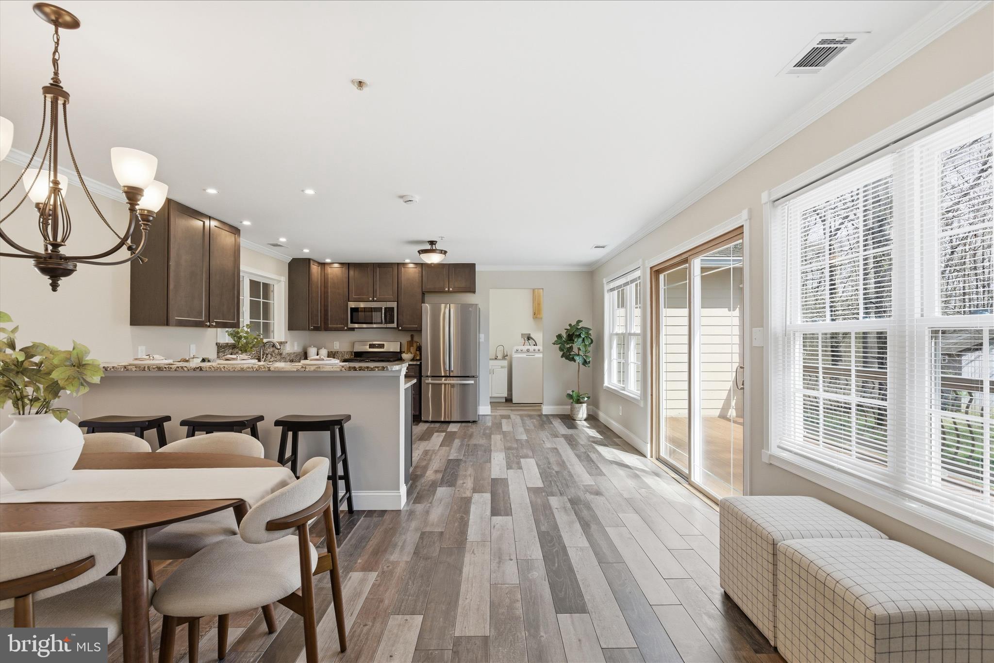 NORTHRIDGE - Residential