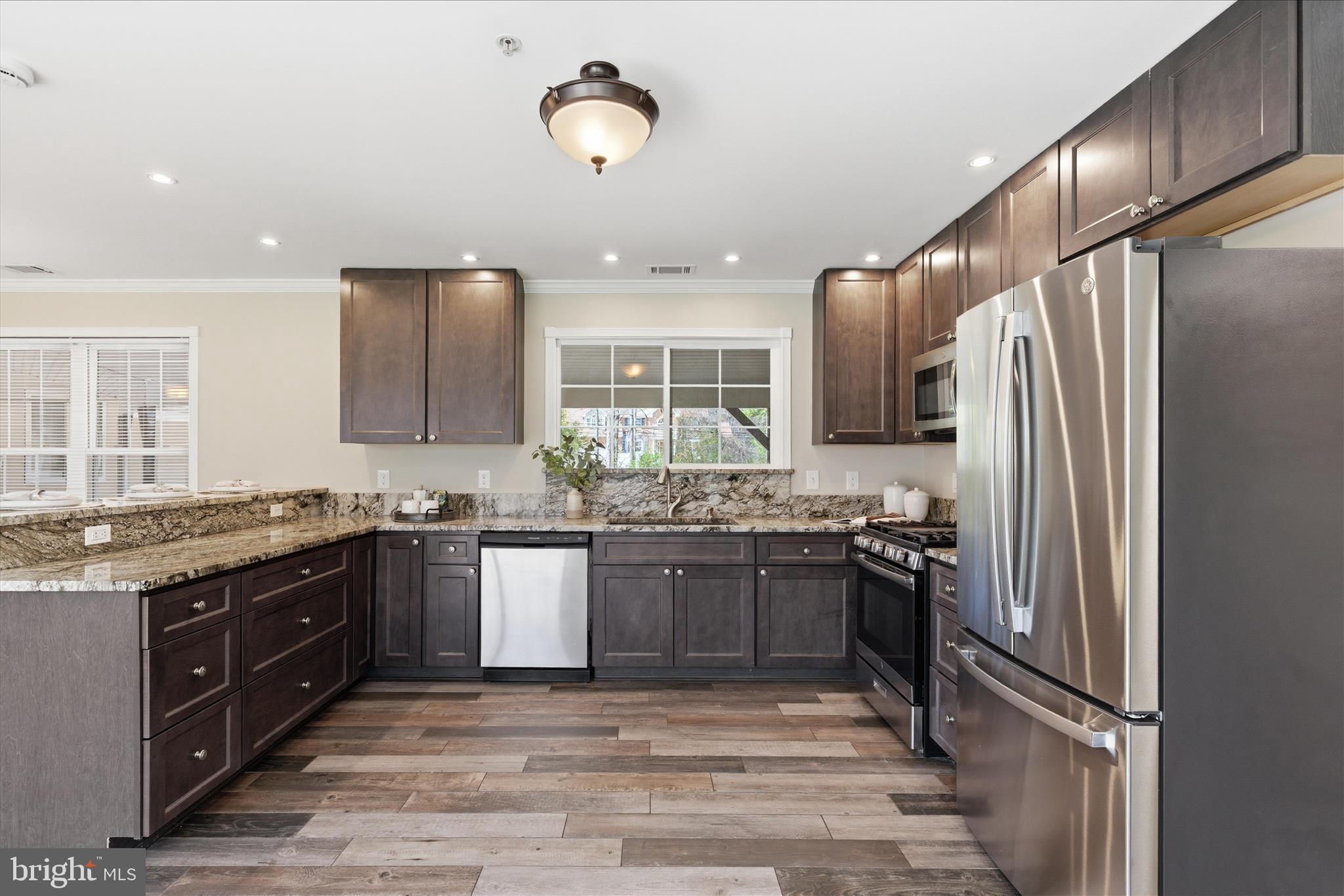 NORTHRIDGE - Residential