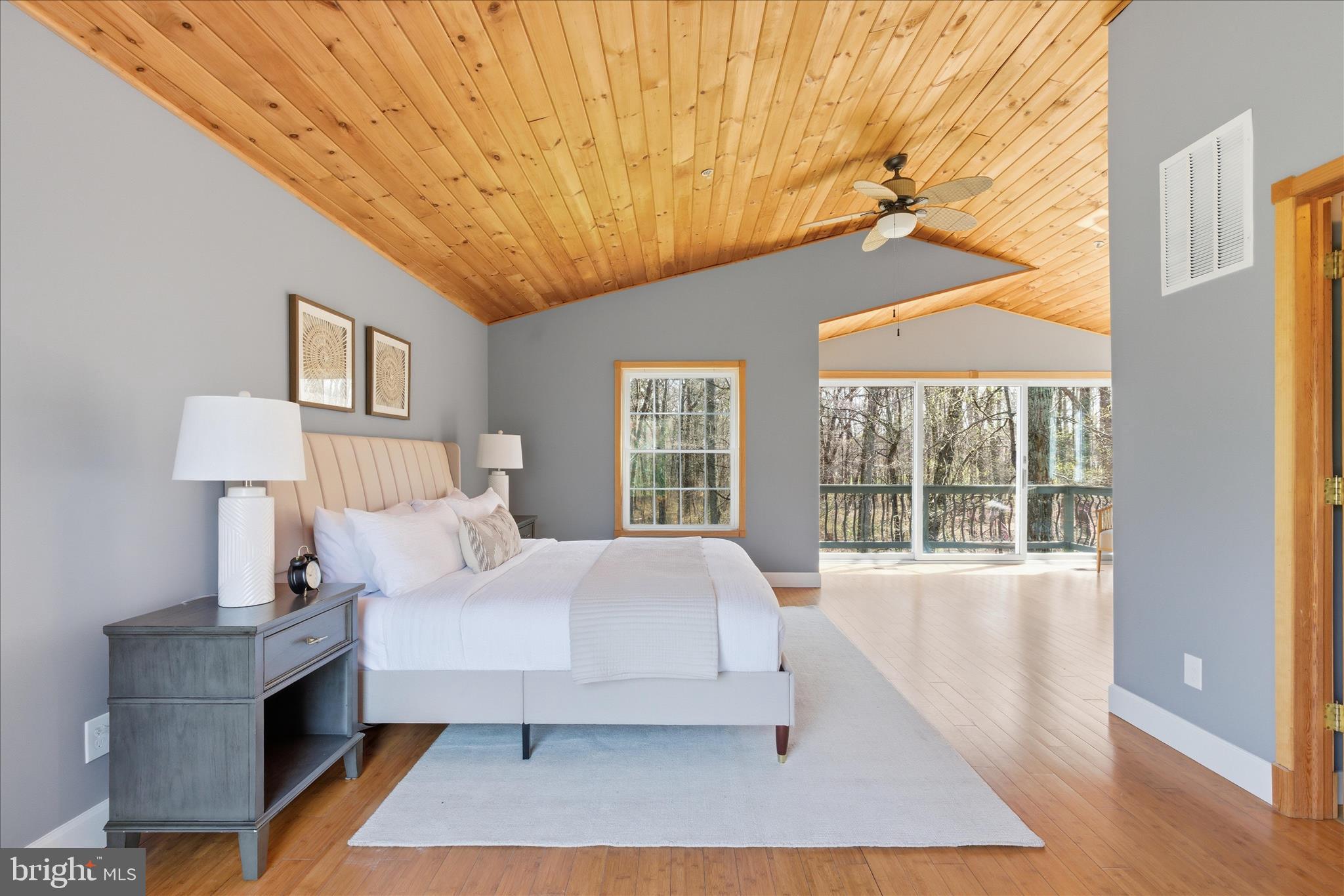 NORTHRIDGE - Residential