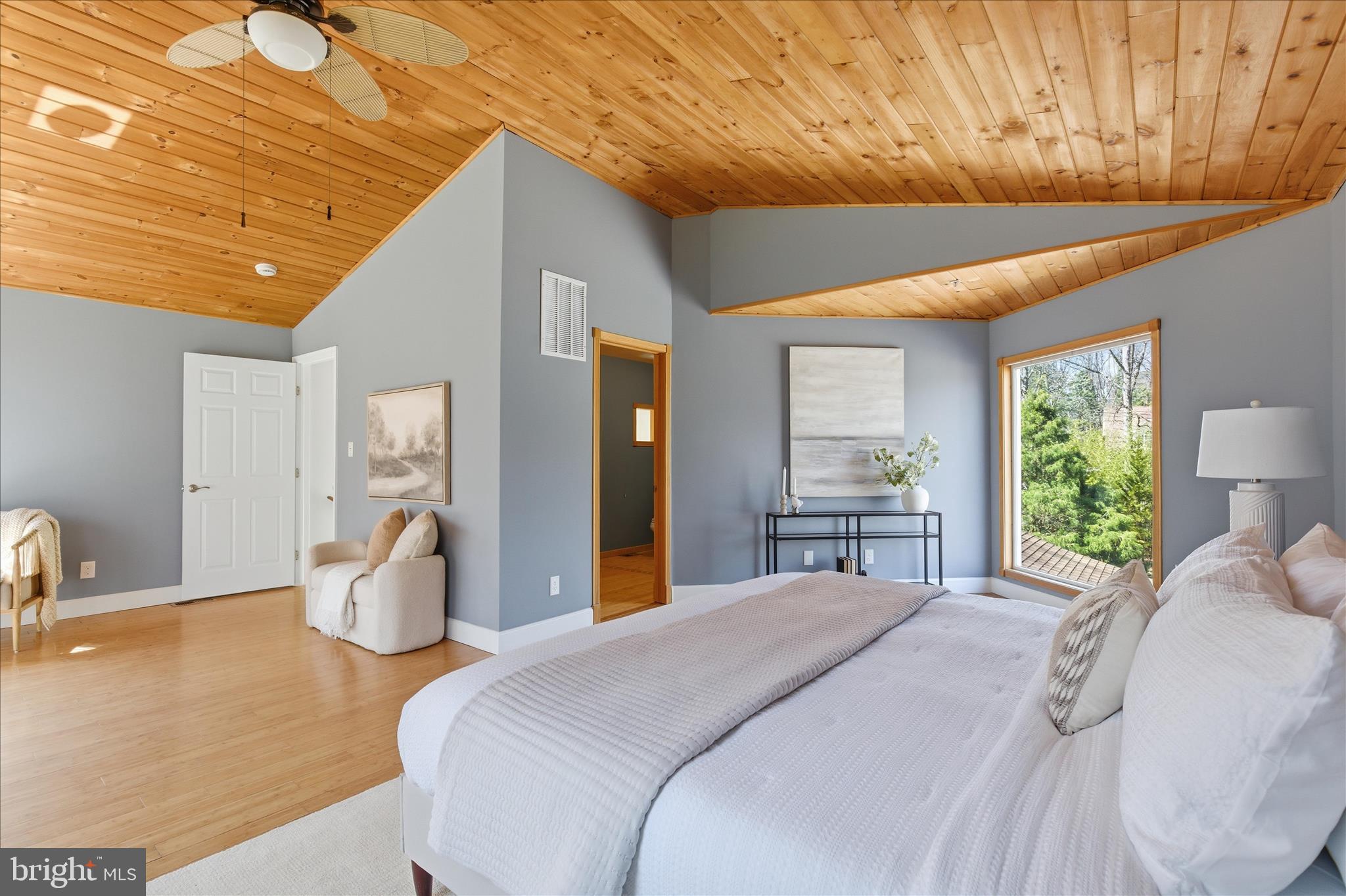 NORTHRIDGE - Residential