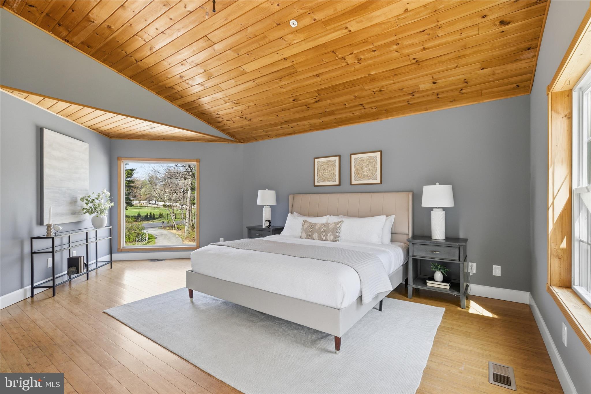 NORTHRIDGE - Residential