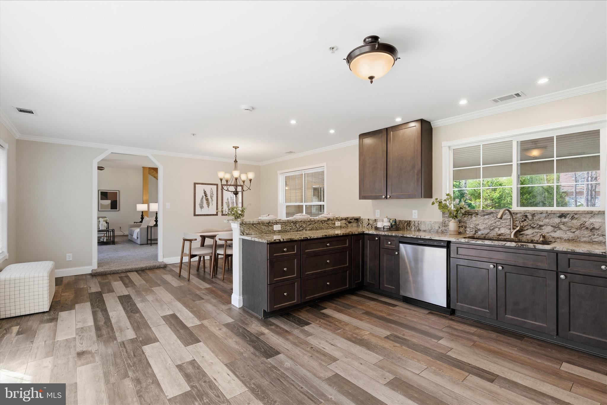 NORTHRIDGE - Residential