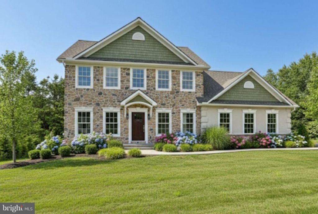 Photo of 3 Rolling Meadow Rd, LEBANON, PA 17046 (MLS # PALN2018060)