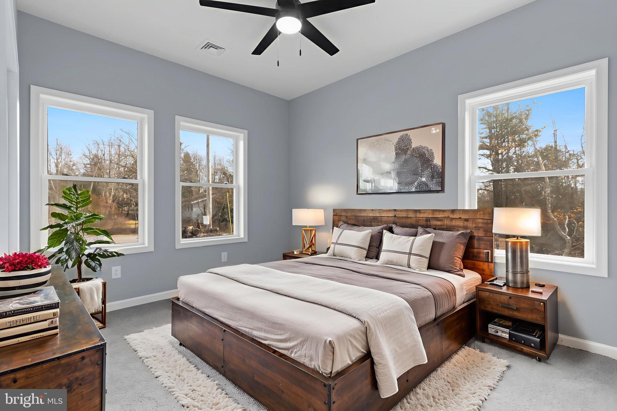 EMERALD LAKES - Residential