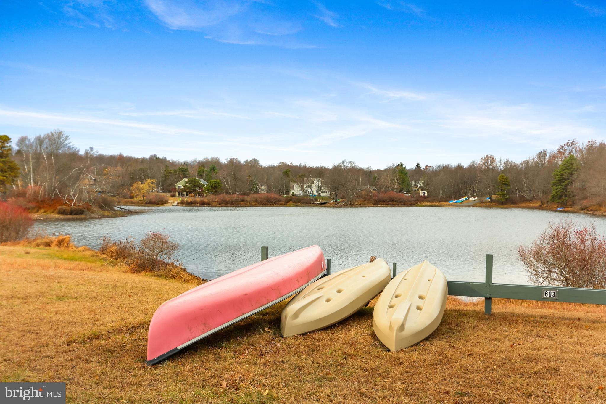 EMERALD LAKES - Residential