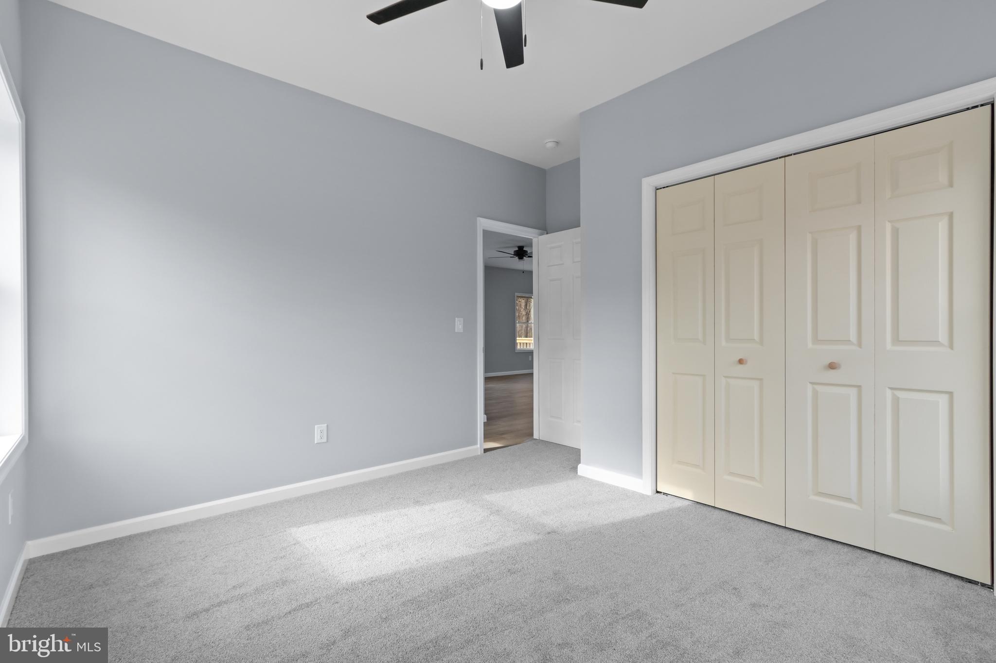 EMERALD LAKES - Residential