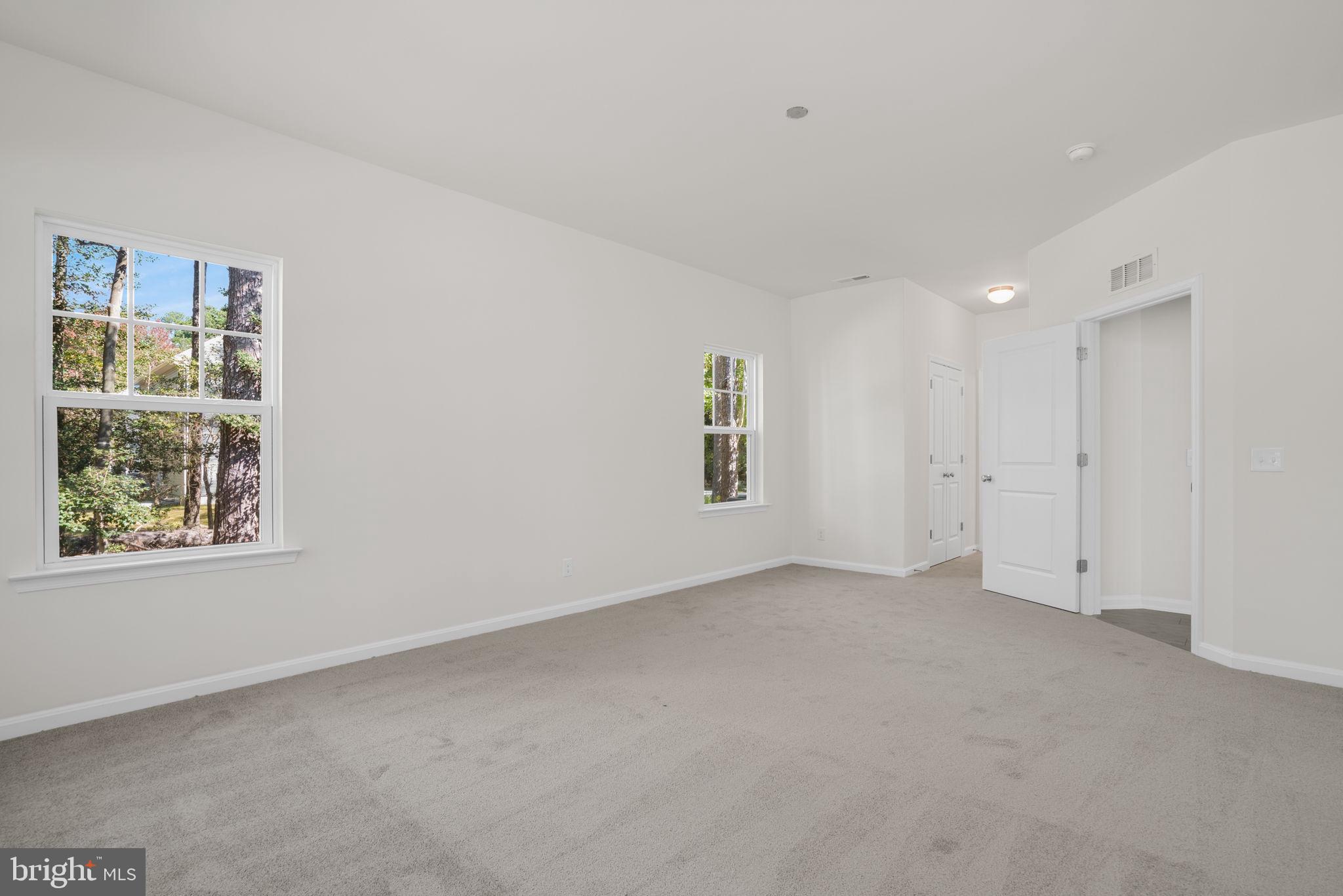 CAPTAIN'S COVE - Residential